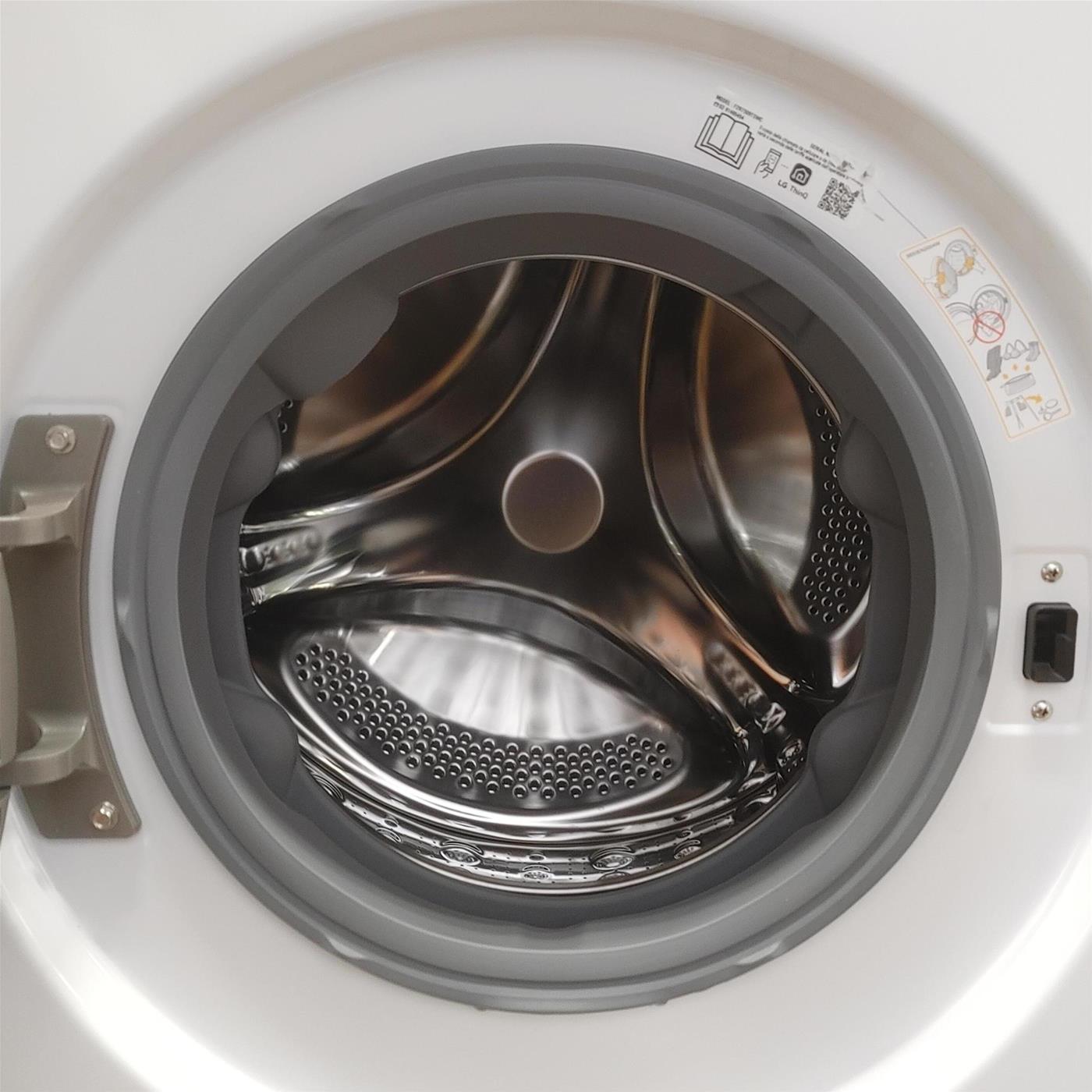 Lavatrice intelligente LG F2R7S09TSWC 9 Kg , TurboWash, Vapore, Wi-Fi