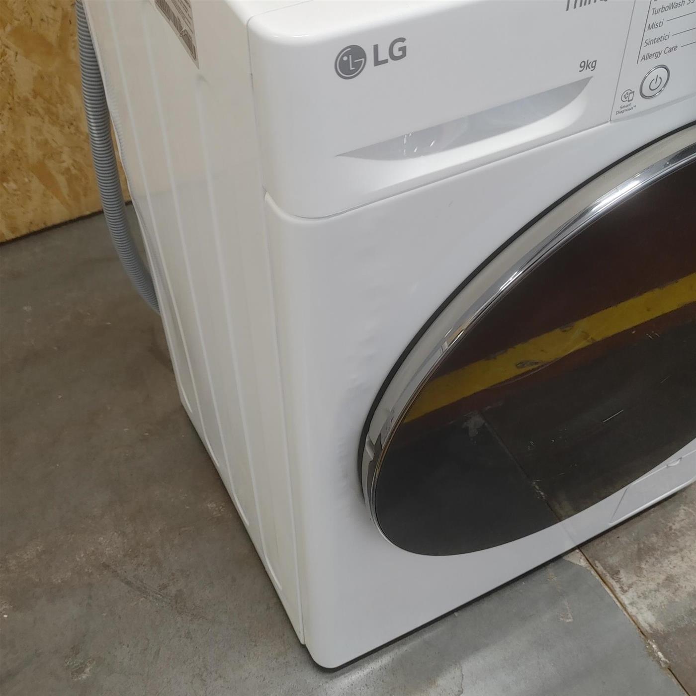 Lavatrice intelligente LG F2R7S09TSWC 9 Kg , TurboWash, Vapore, Wi-Fi