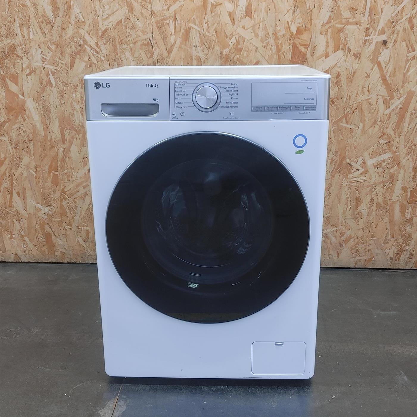 LG F4R9009TPWC Lavatrice 9kg AI DD, Classe A-40%, 1400 giri, TurboWash, Vapore