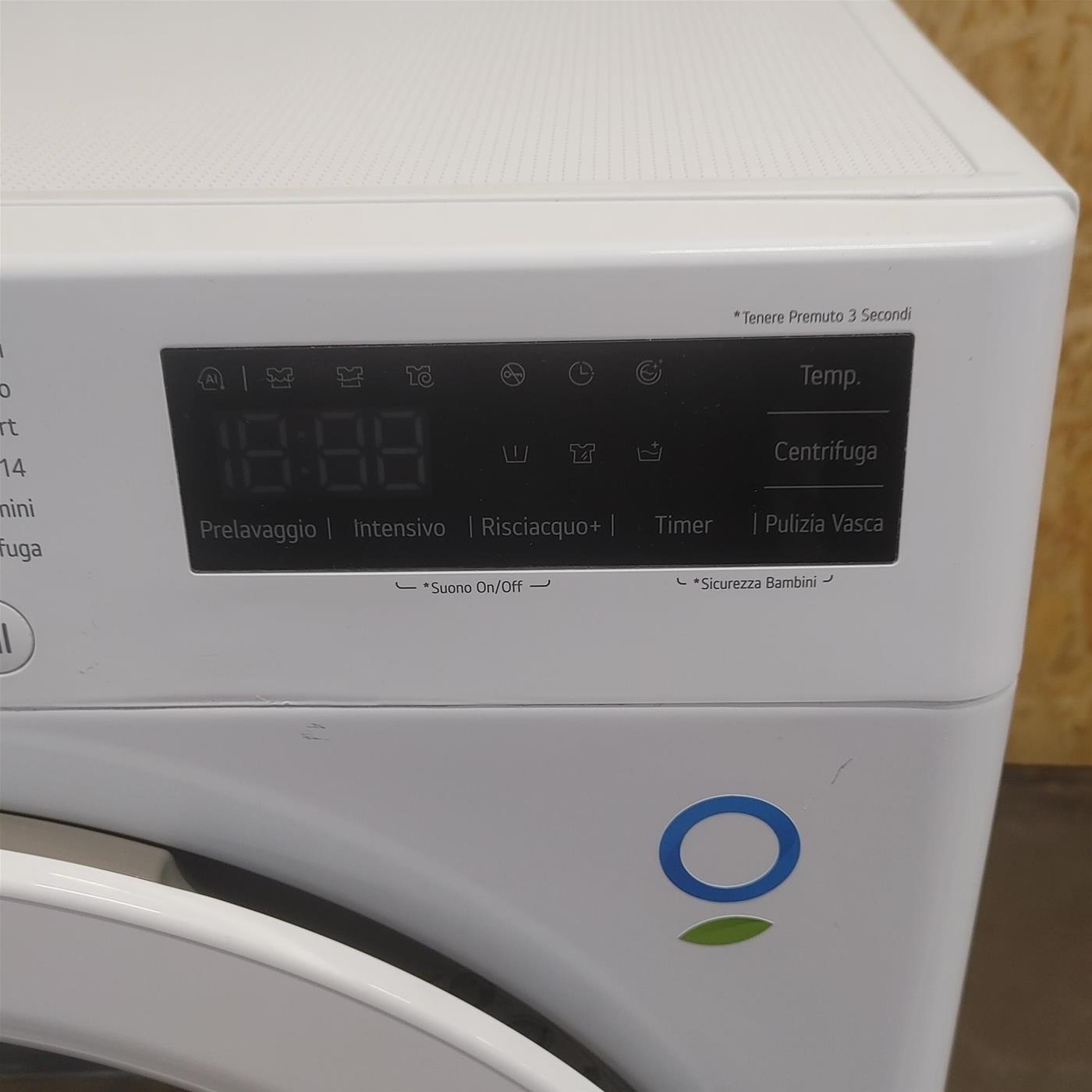 Lavatrice intelligente LG F2R3S08NSWW 8 Kg Vapore, AI Wash