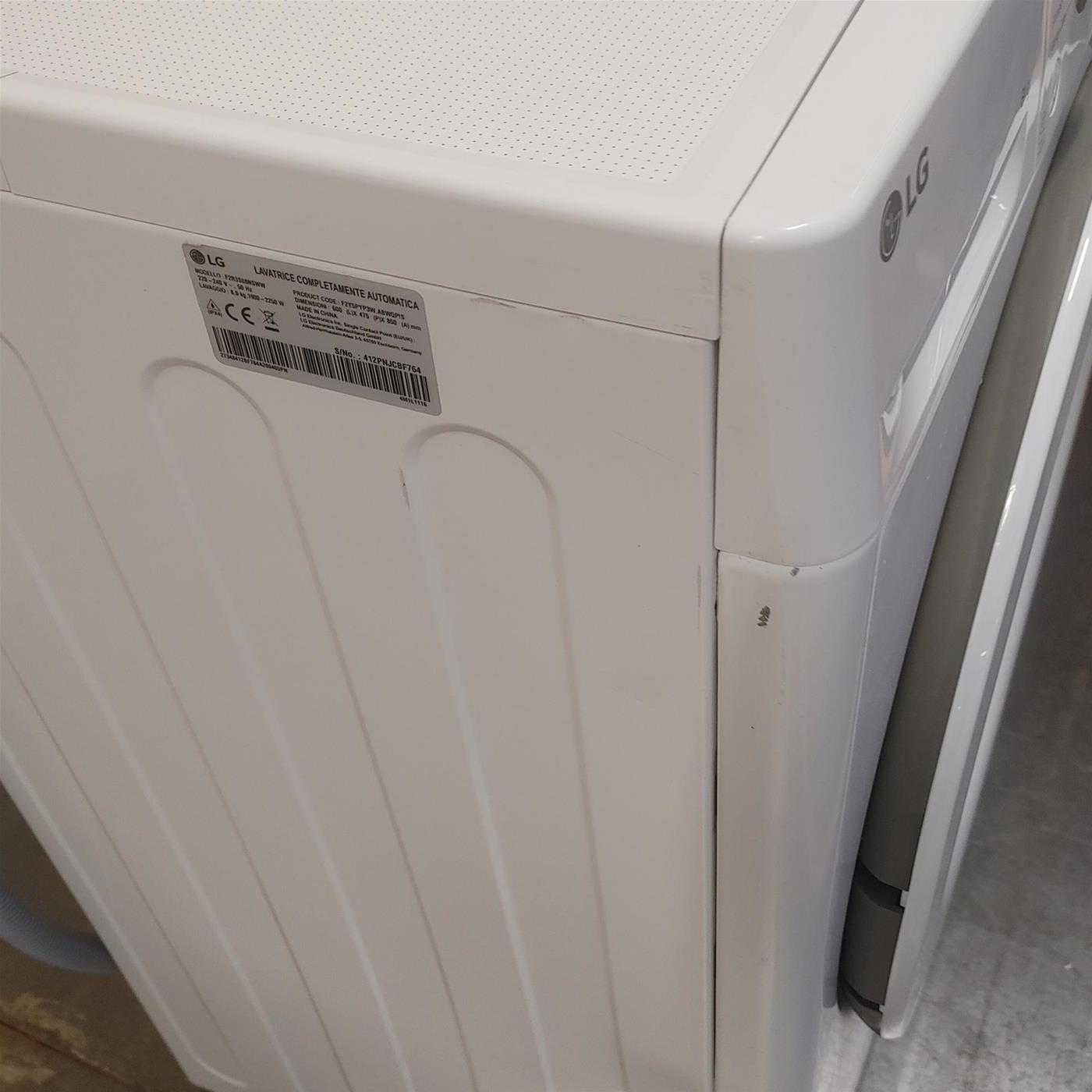 Lavatrice intelligente LG F2R3S08NSWW 8 Kg Vapore, AI Wash