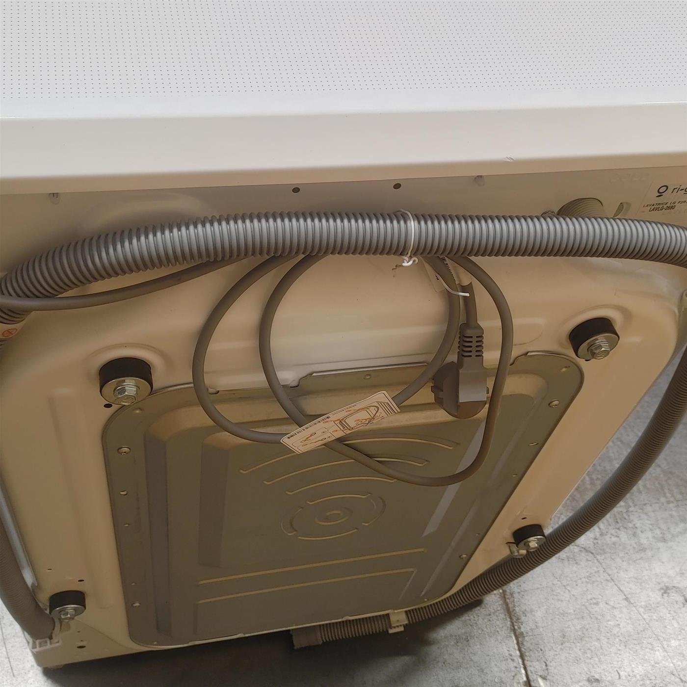 Lavatrice intelligente LG F2R3S08NSWW 8 Kg Vapore, AI Wash