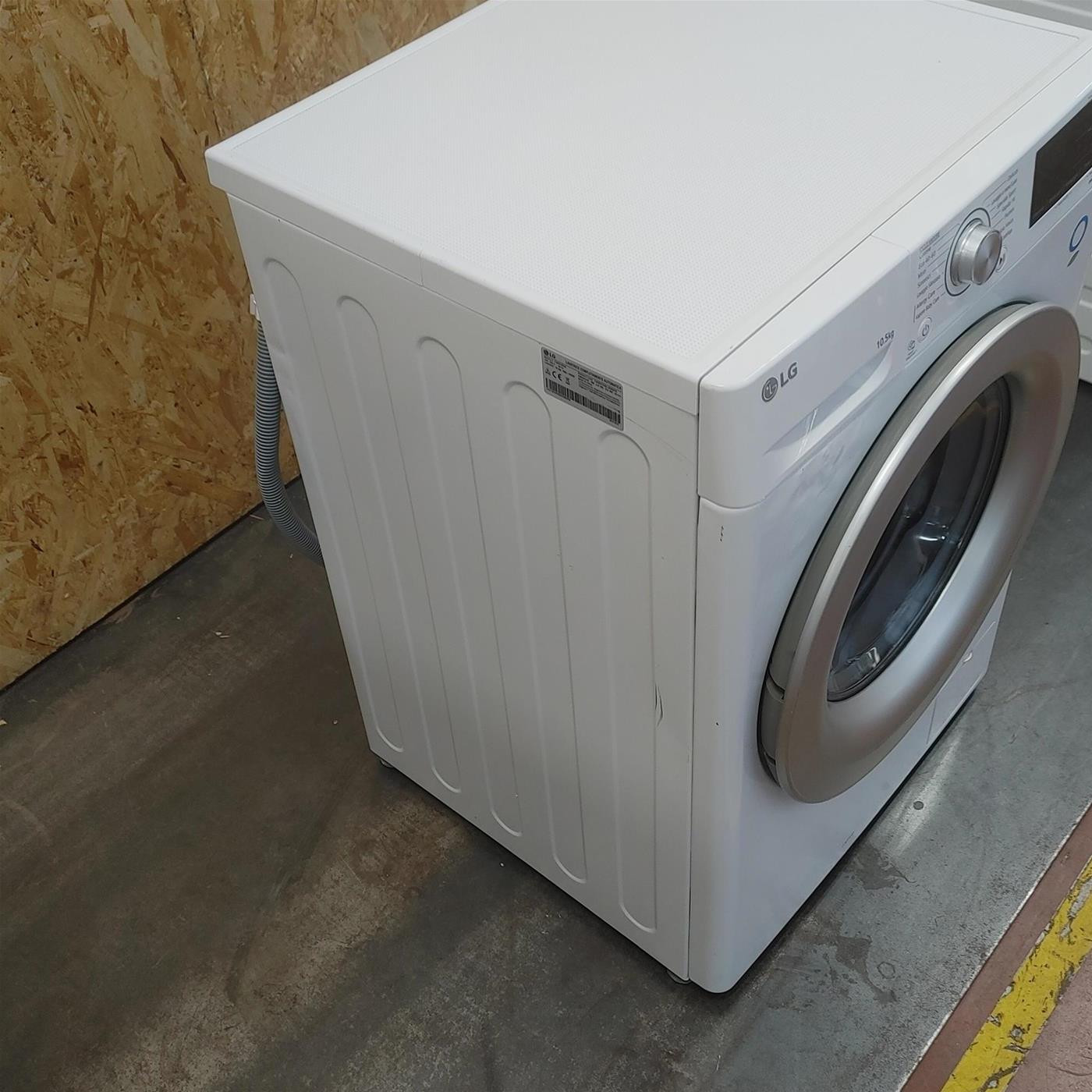 Lavatrice Intelligente LG F4WV310S4E AIDD Vapore 10,5 Kg