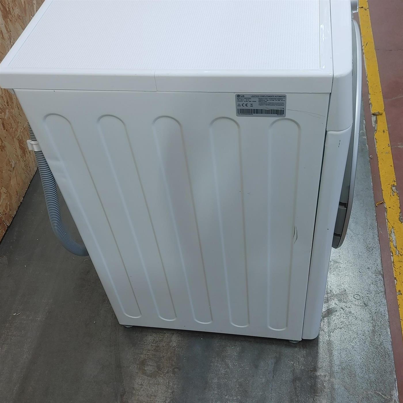 Lavatrice Intelligente LG F4WV310S4E AIDD Vapore 10,5 Kg