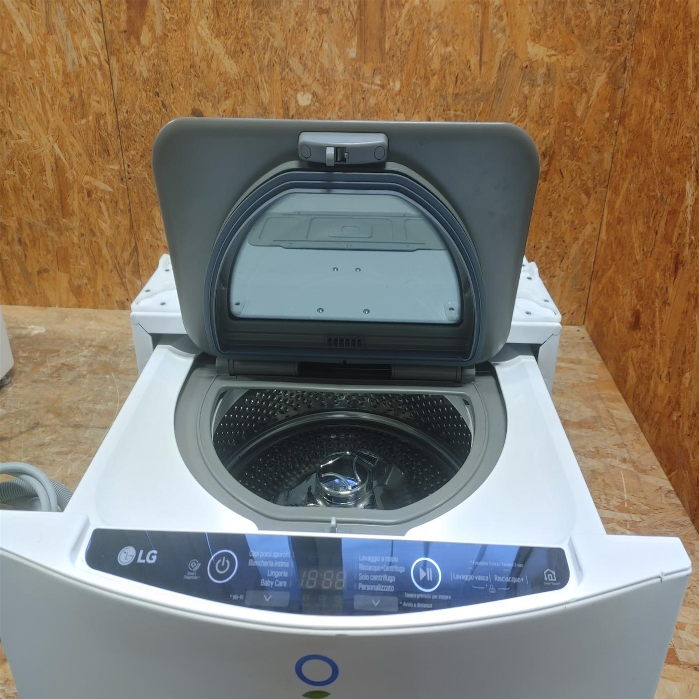 Lavatrice LG F8K5XN3 Smart TWINWash Carica dall'alto 2 Kg