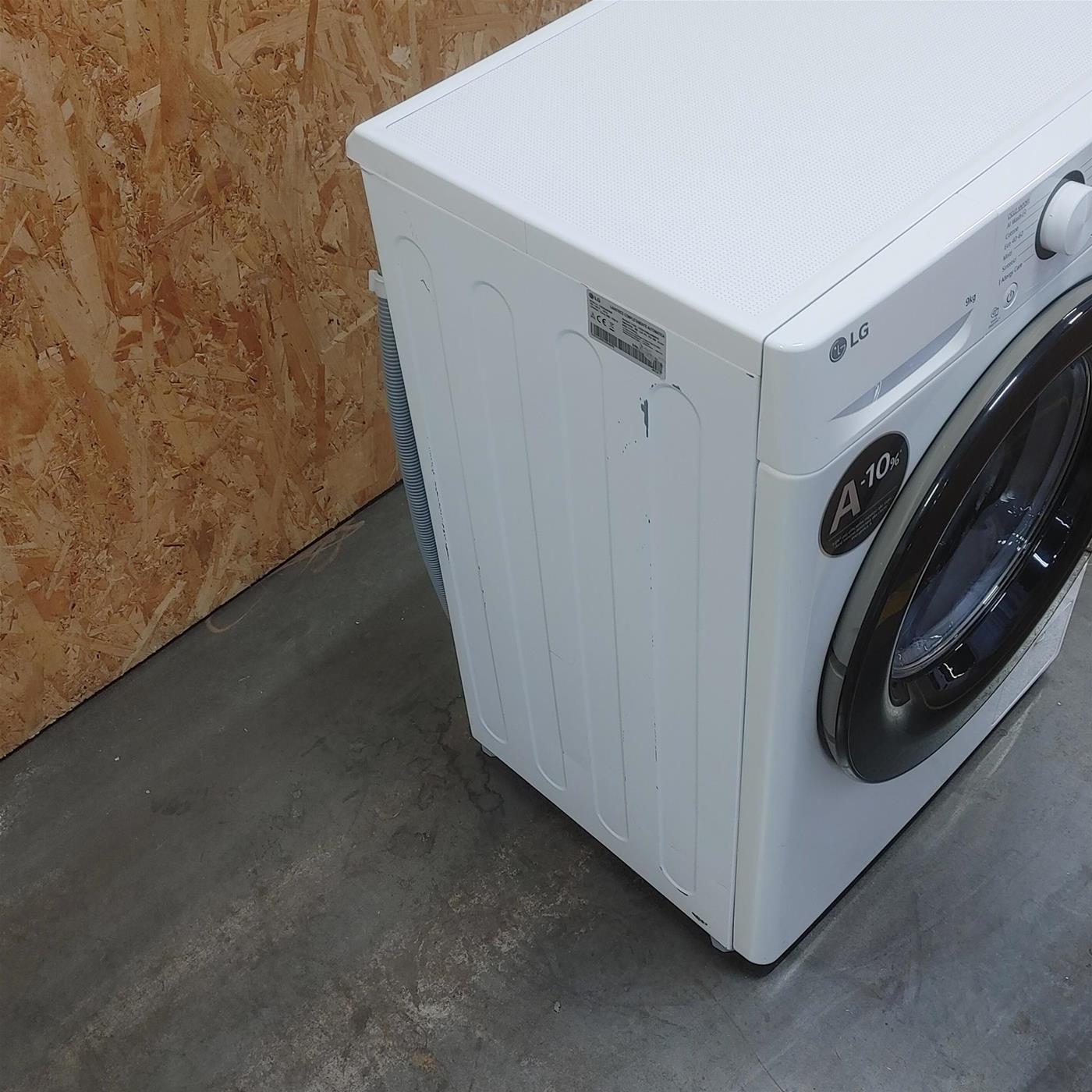 Lavatrice intelligente LG F2R3S09NSWB Classe A 9 Kg