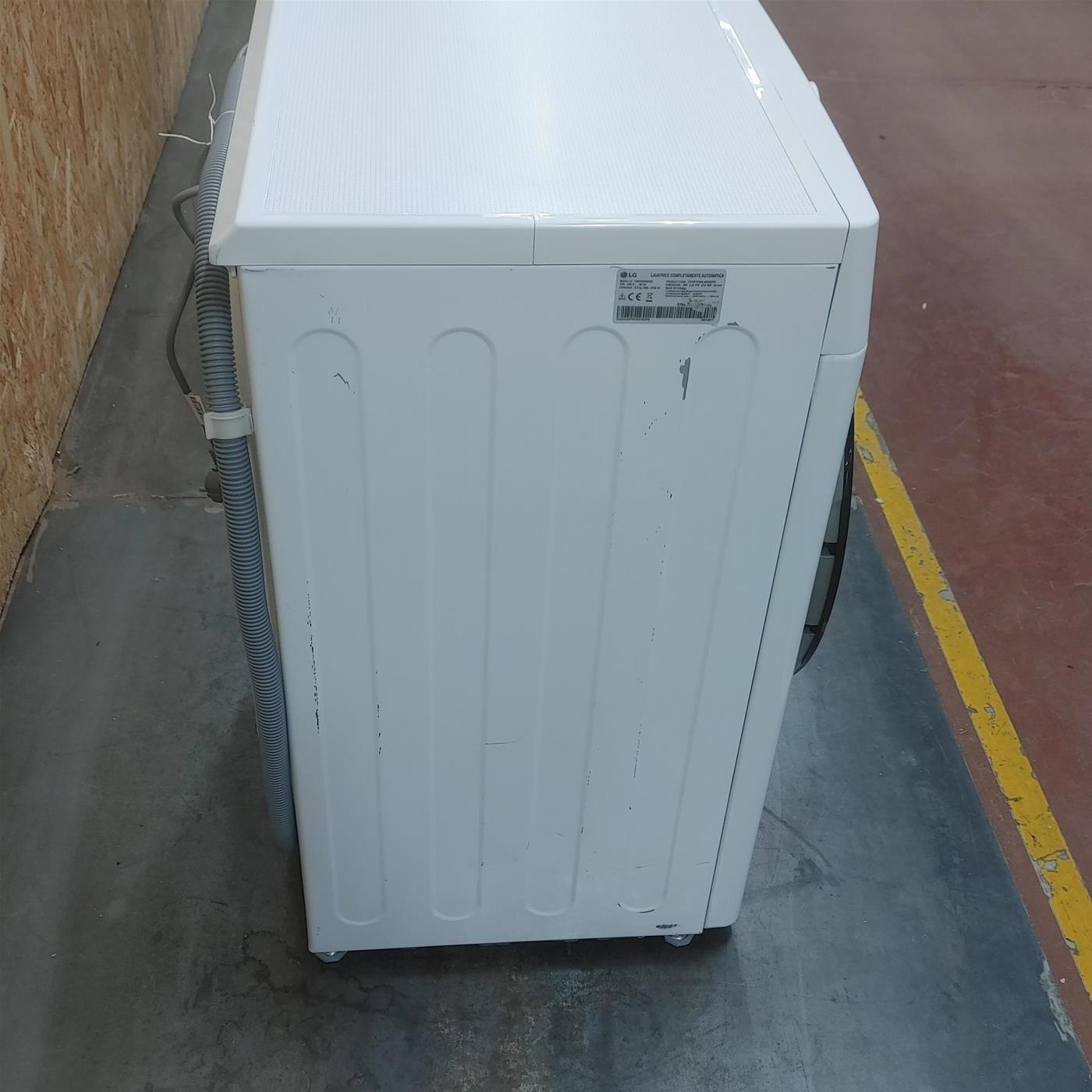 Lavatrice intelligente LG F2R3S09NSWB Classe A 9 Kg