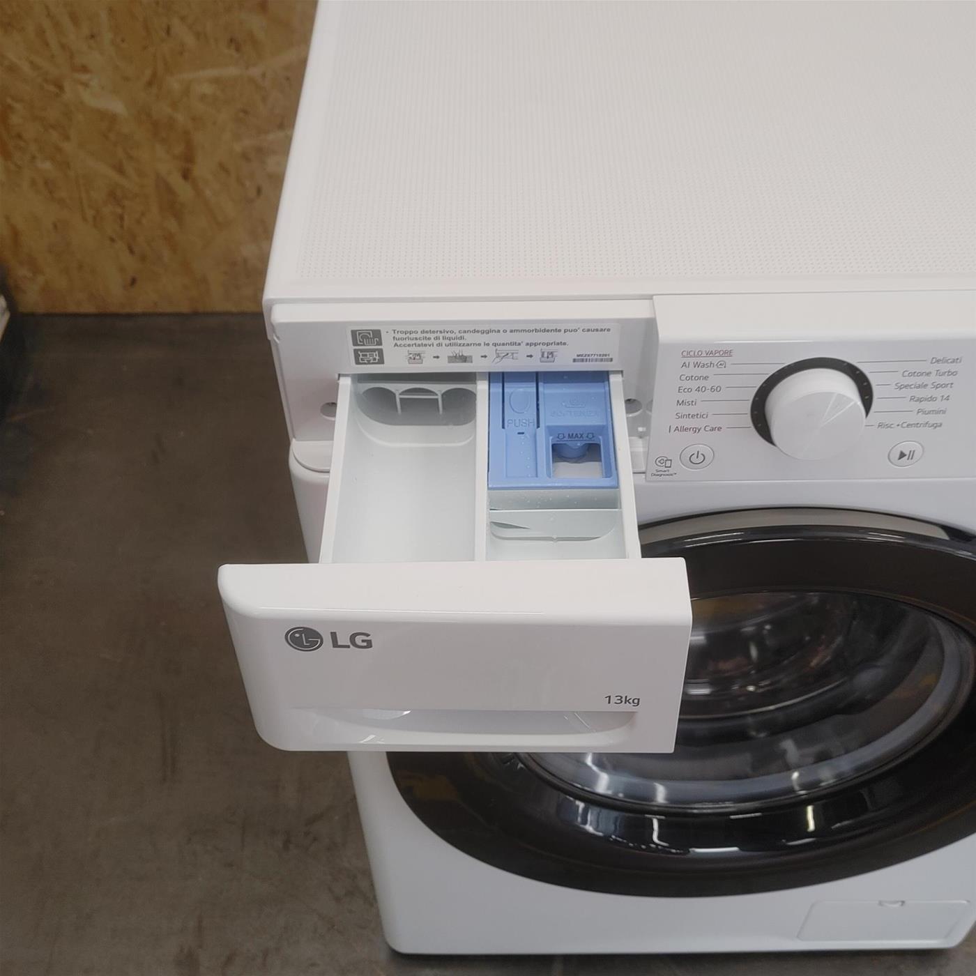 Lavatrice intelligente LG F4R3013NSWB Classe A 13 Kg