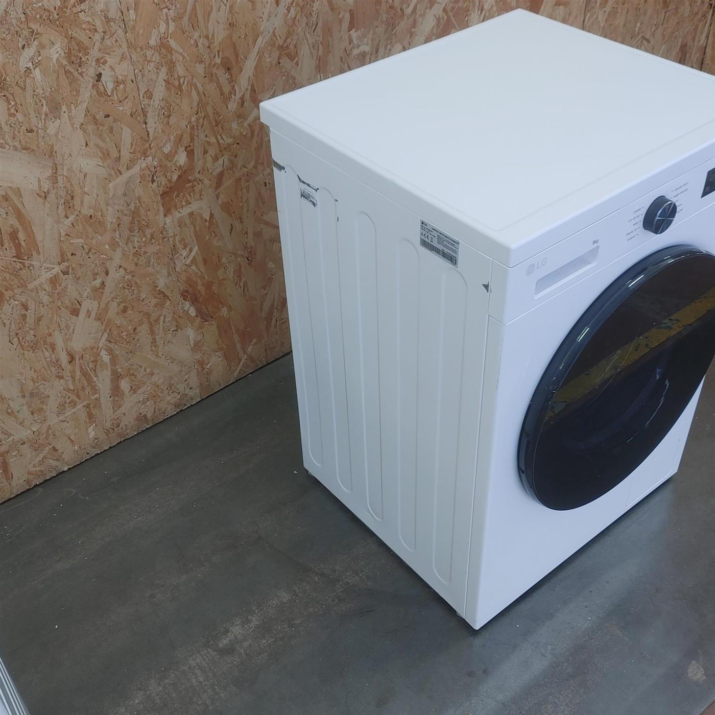 Lavatrice smart LG F4NX1009NWB Classe A 9 Kg