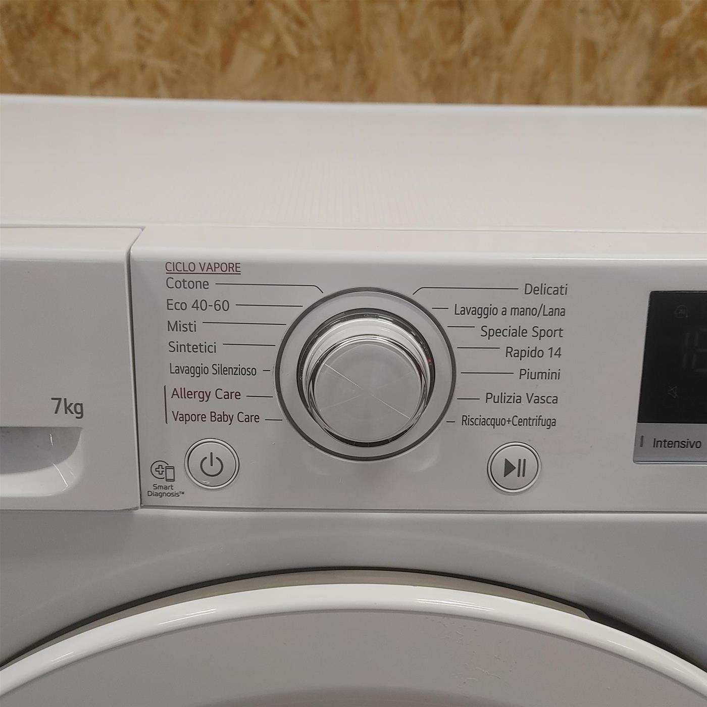 Lavatrice intelligente LG F2WV3S7S4E Slim  SteamTM 7 Kg