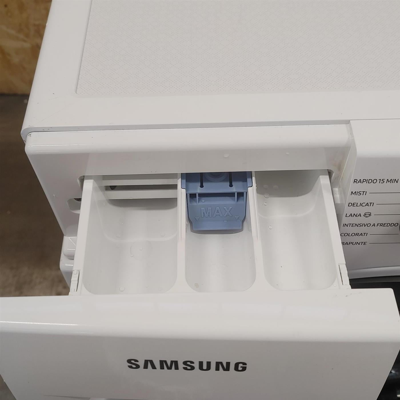 Lavatrice Samsung WW80AA126AE Carica frontale 8 kg 1200 Giri/min Bianco