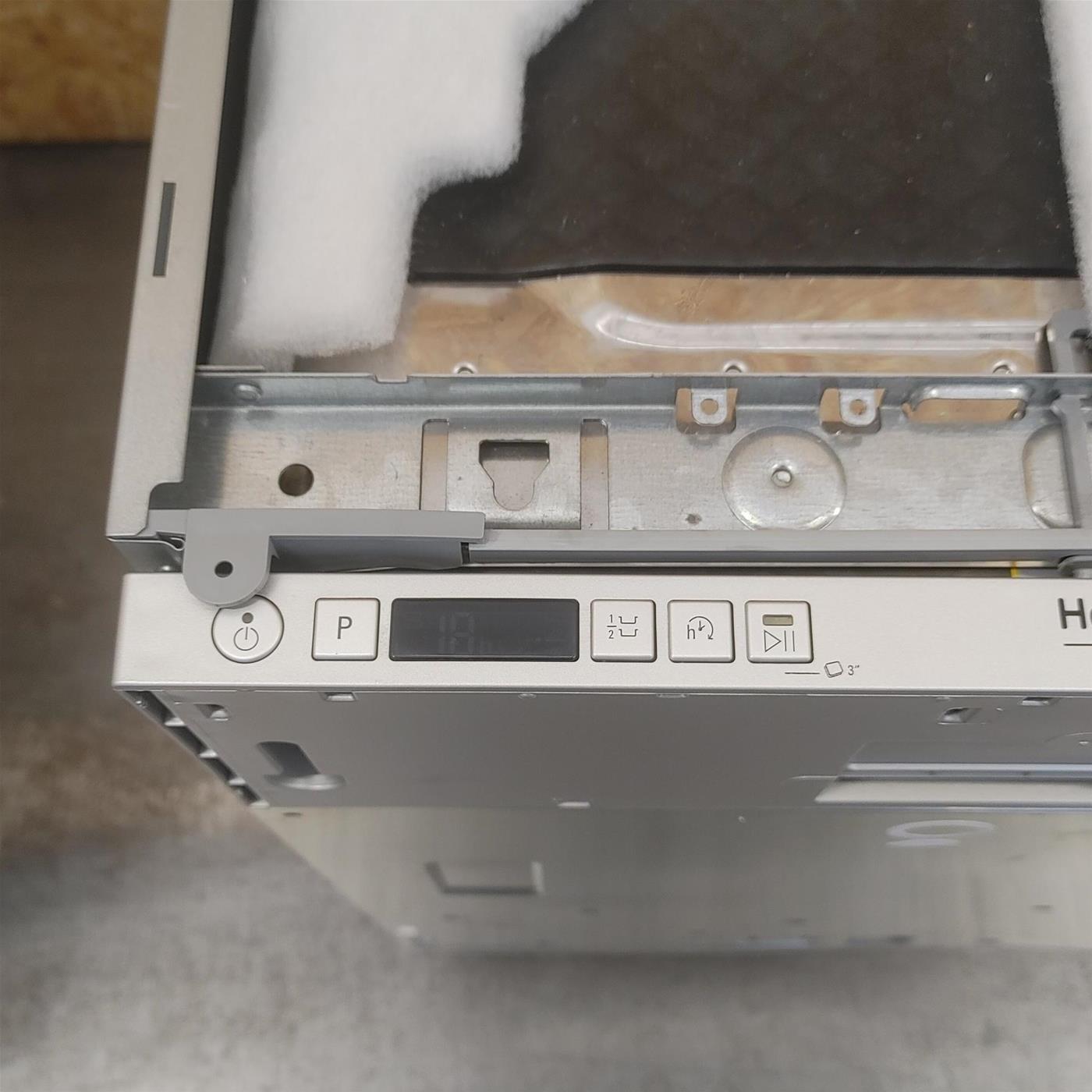 Lavastoviglie slim Hotpoint Ariston HSIC 3M19 a scomparsa totale 10 coperti