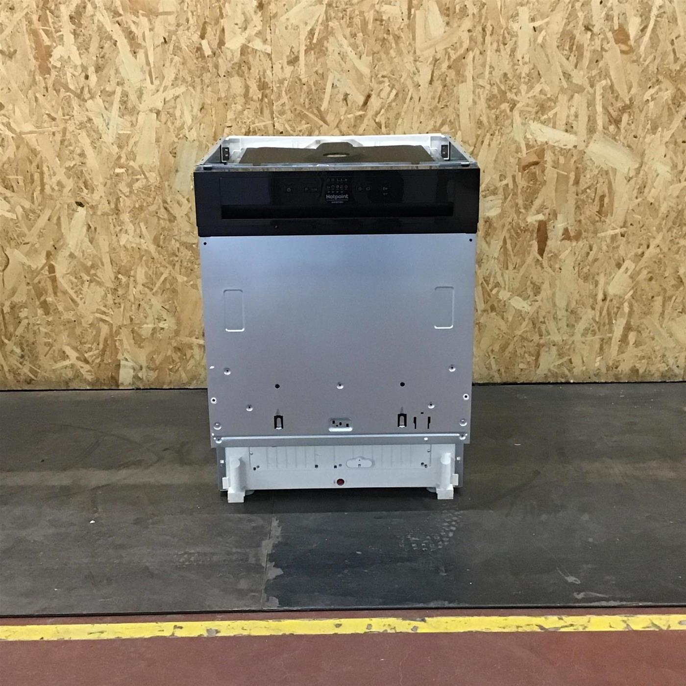 Lavastoviglie Hotpoint Ariston HB 4010 B da incasso 13 coperti