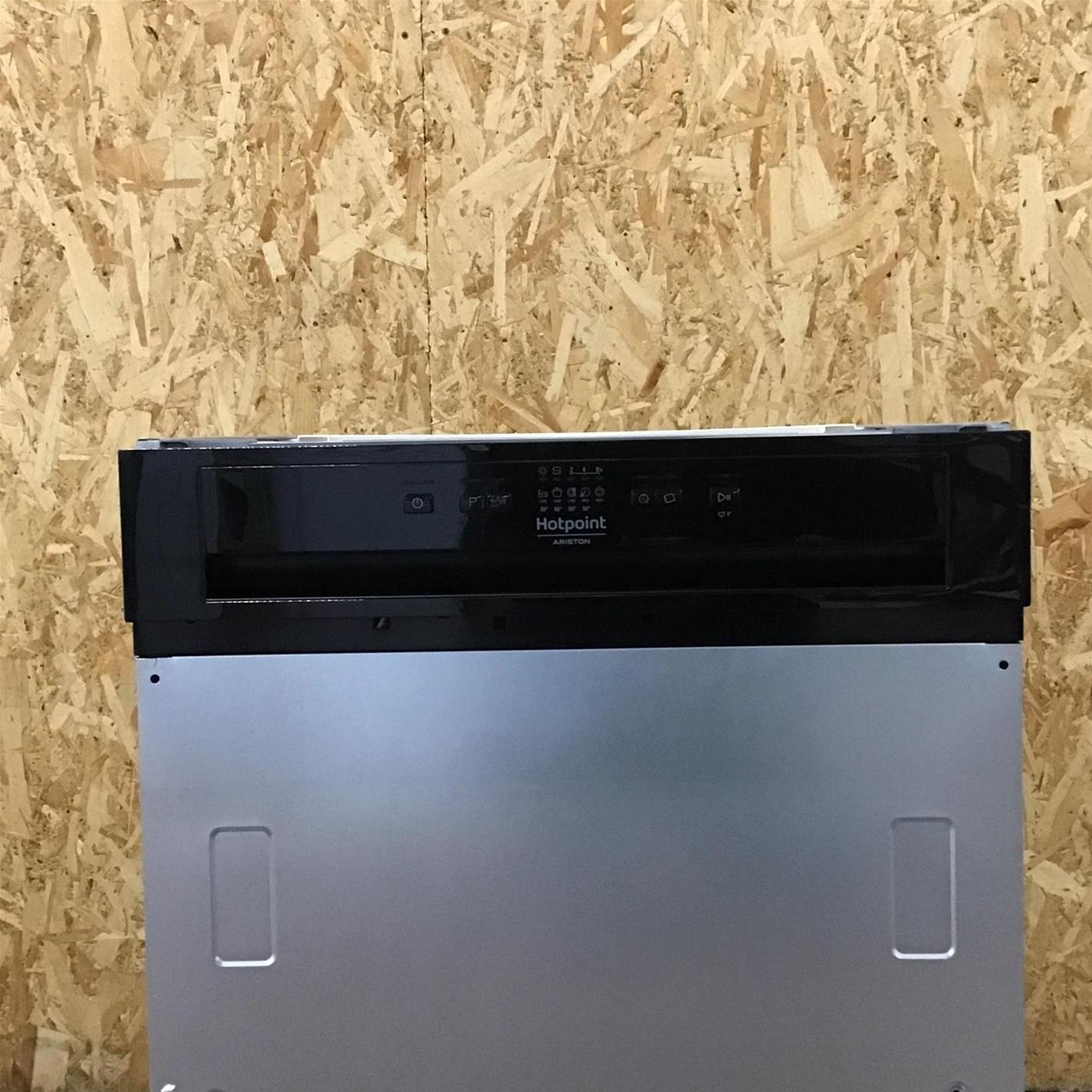 Lavastoviglie Hotpoint Ariston HB 4010 B da incasso 13 coperti