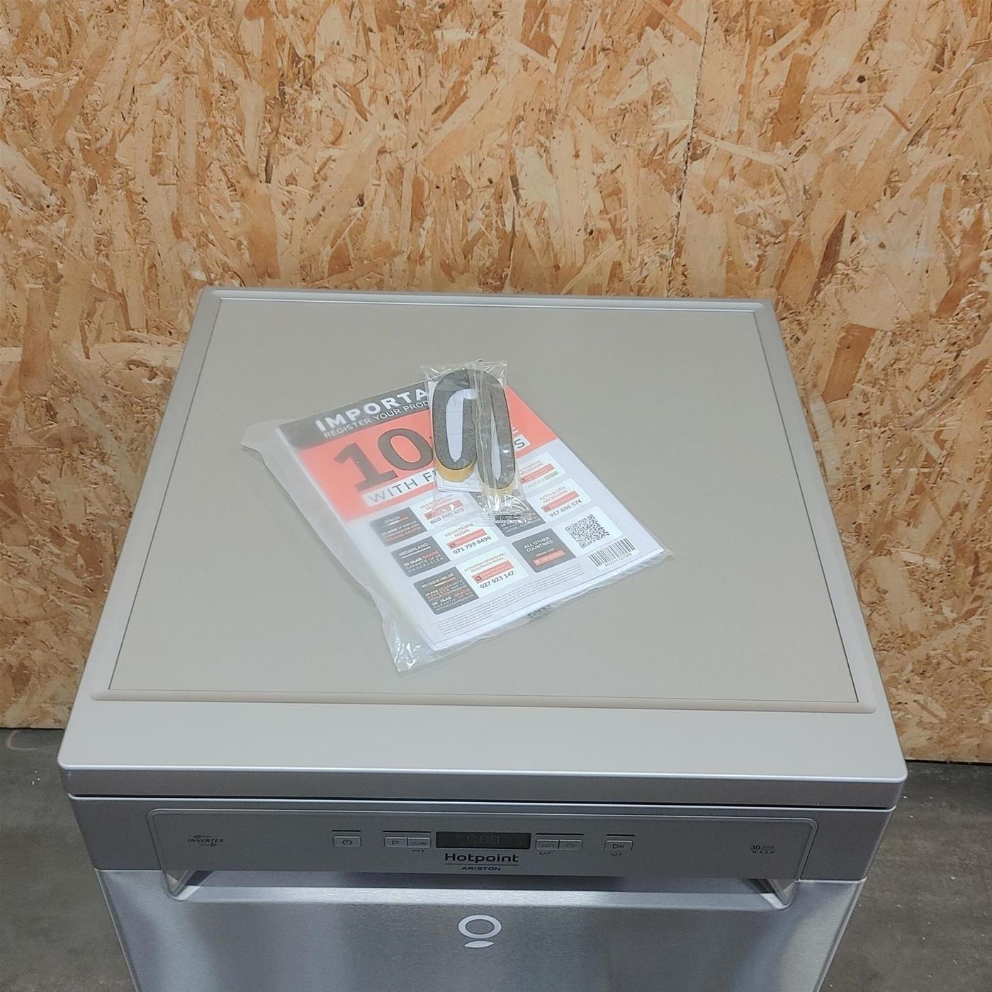 Lavastoviglie Hotpoint Ariston HFC 3C32 WX Libera installazione 14 coperti