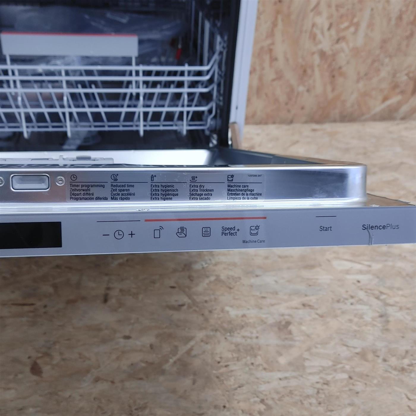 Bosch SMV6ECX51E lavastoviglie A scomparsa totale 13 coperti C