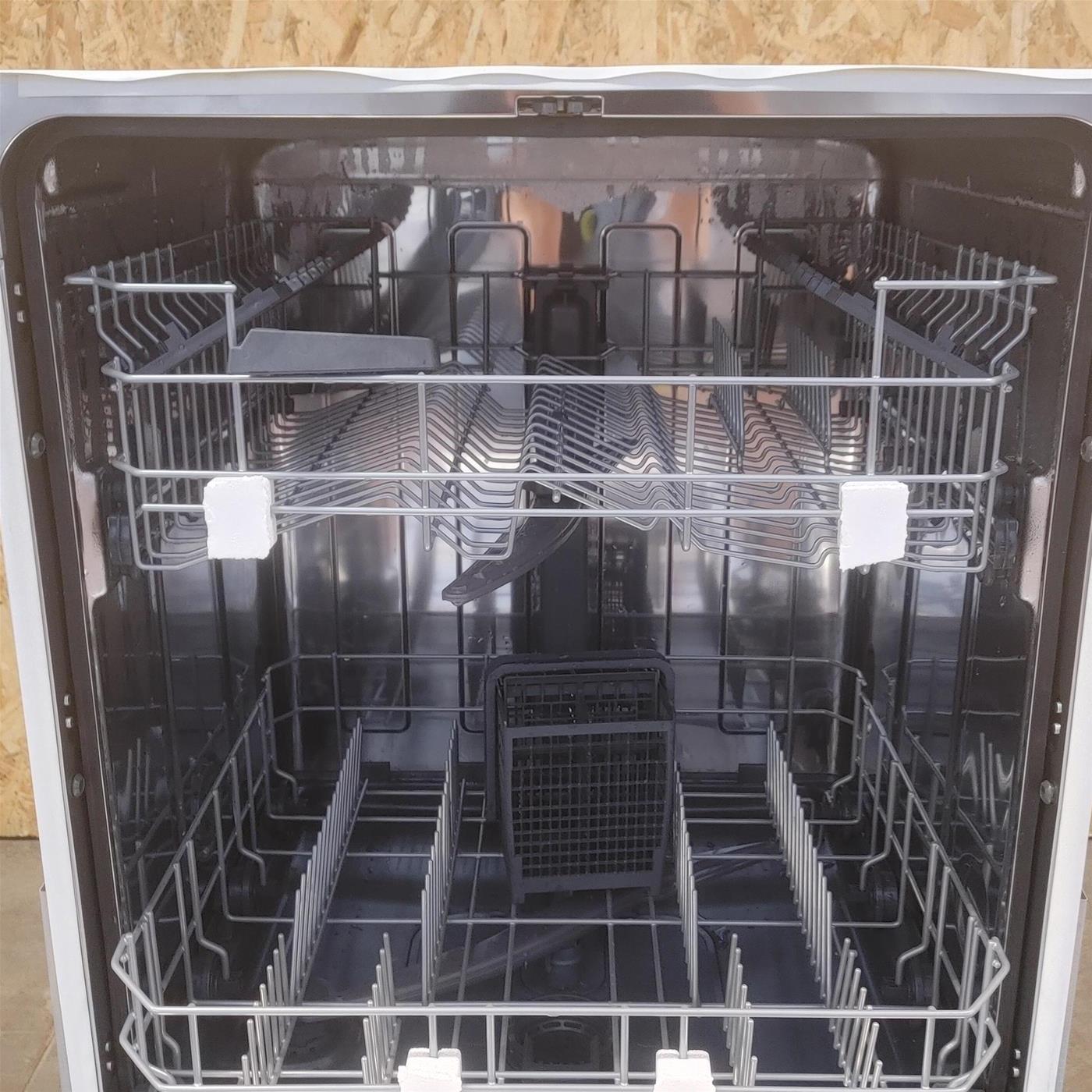 Lavastoviglie CANDY CIMC E0W 3E53 a Scomparsa Totale 13 coperti