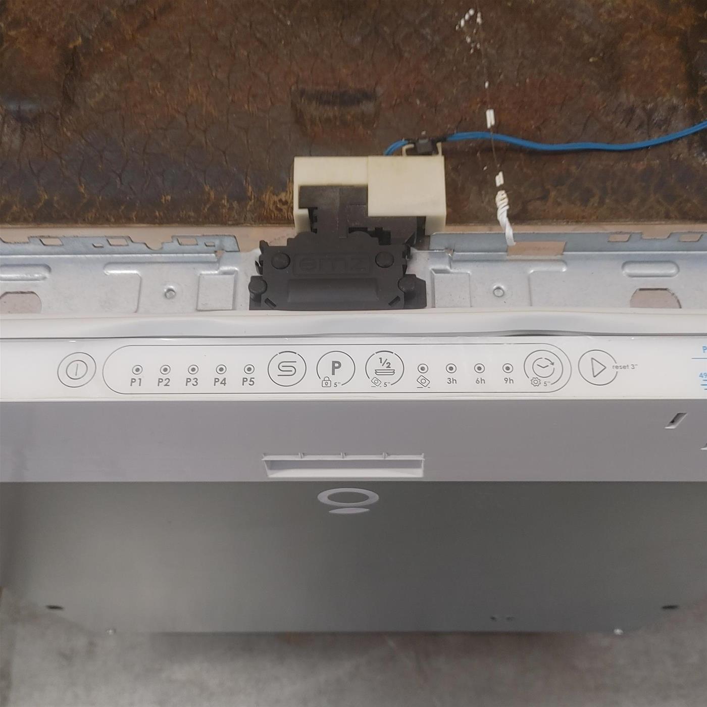 Lavastoviglie CANDY CIMC E0W 3E53 a Scomparsa Totale 13 coperti