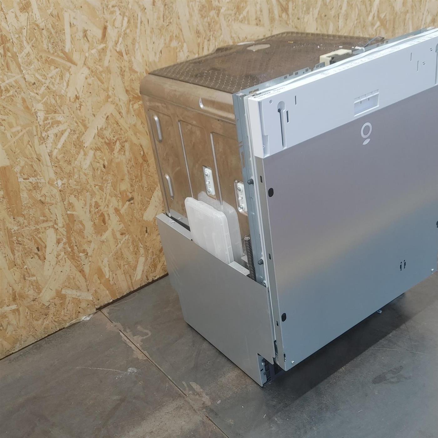 Lavastoviglie CANDY CIMC E0W 3E53 a Scomparsa Totale 13 coperti