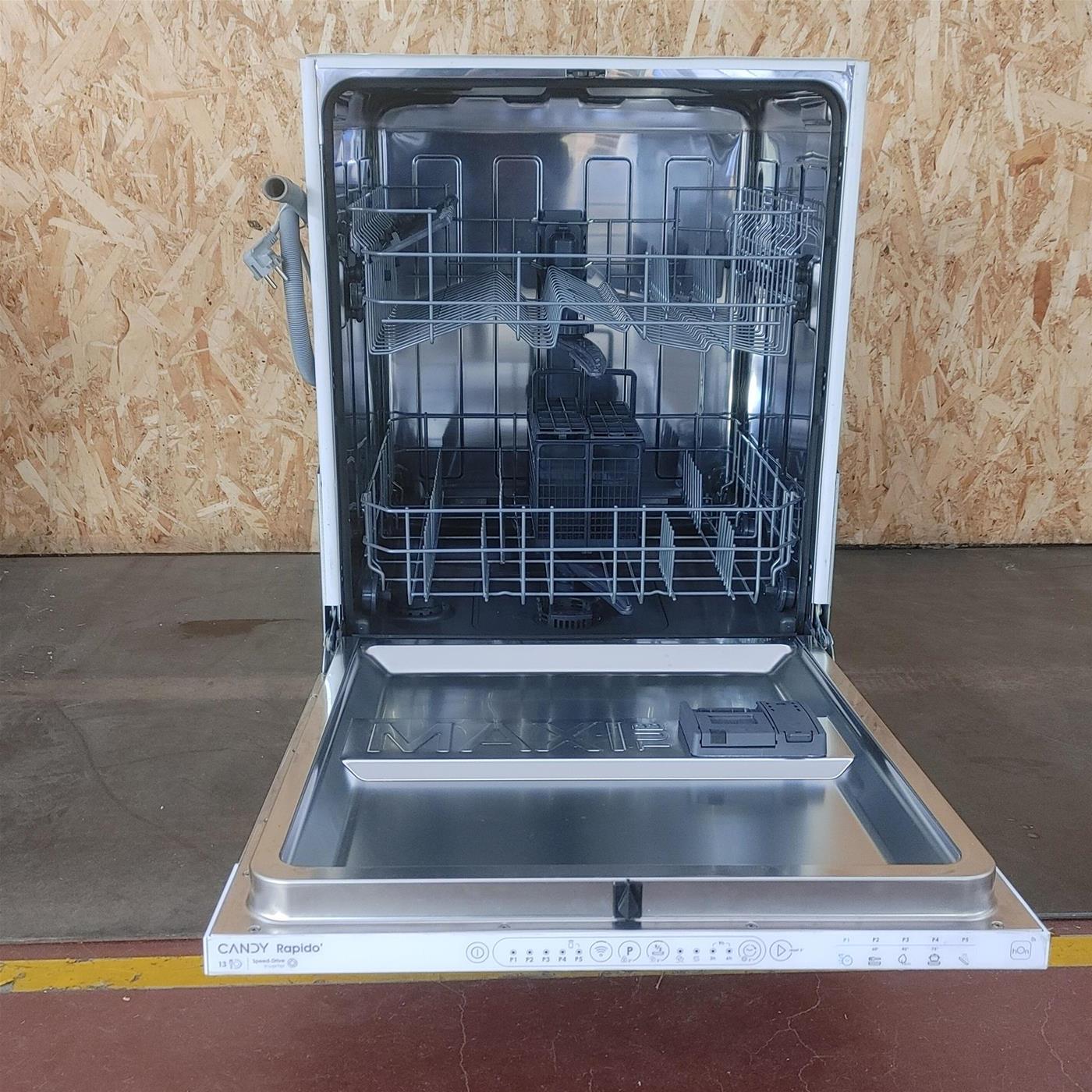 Lavastoviglie Candy CIP 3E7L0W a scomparsa totale 13 coperti