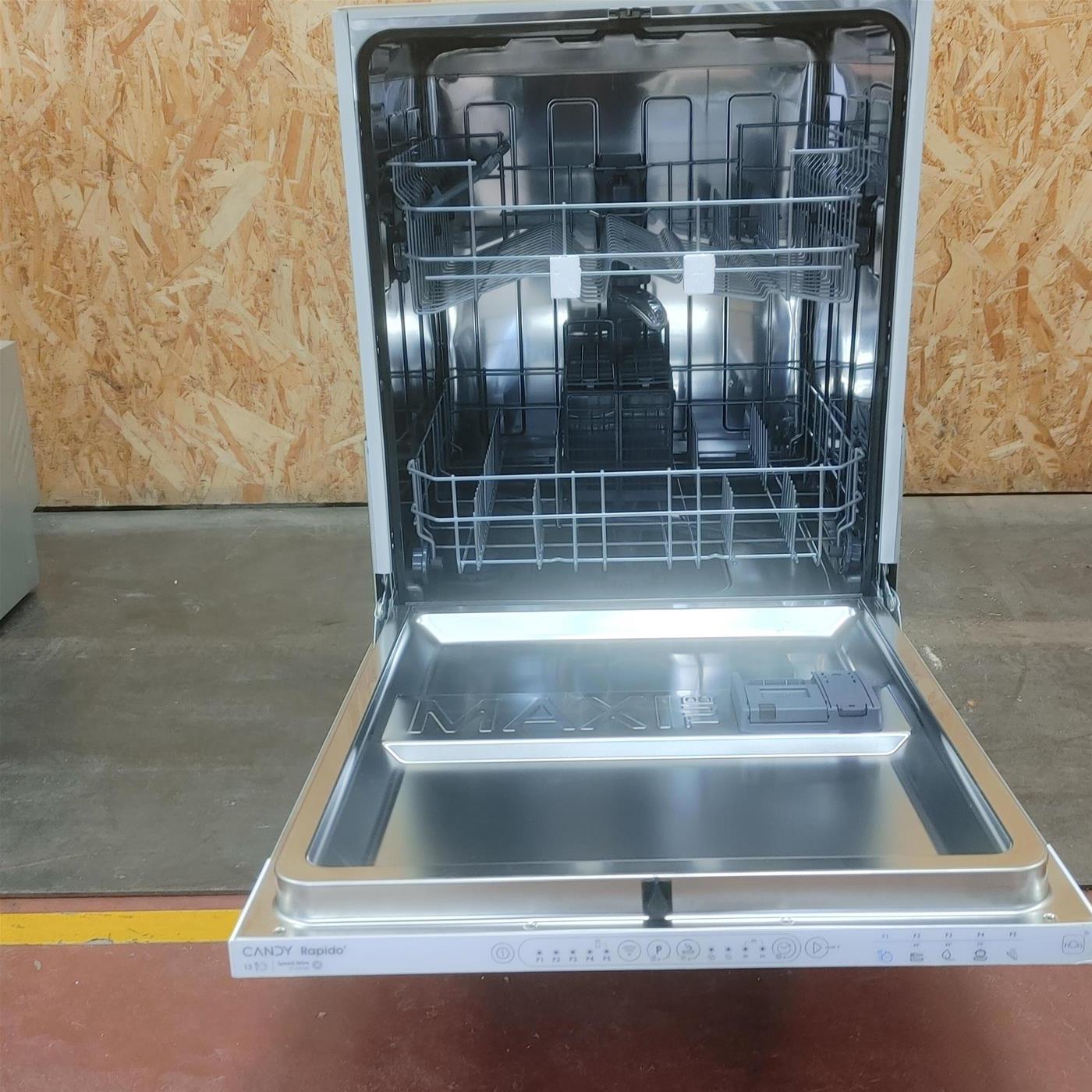 Lavastoviglie Candy CIP 3E7L0W a scomparsa totale 13 coperti