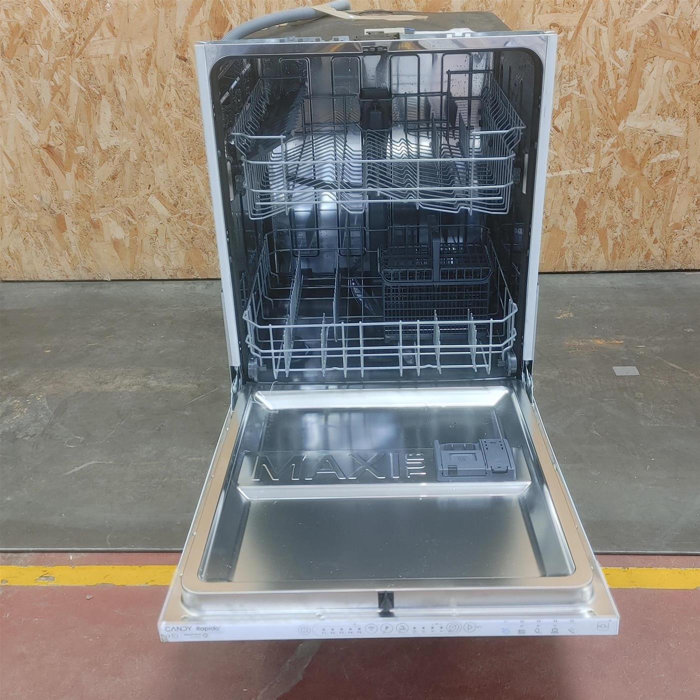 Lavastoviglie Candy CIP 3E7L0W a scomparsa totale 13 coperti