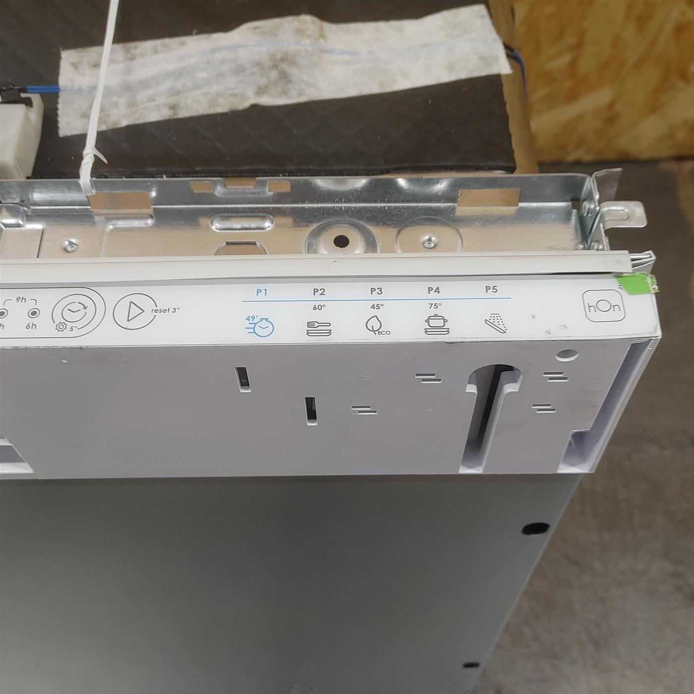 Lavastoviglie Candy CIP 3E7L0W a scomparsa totale 13 coperti