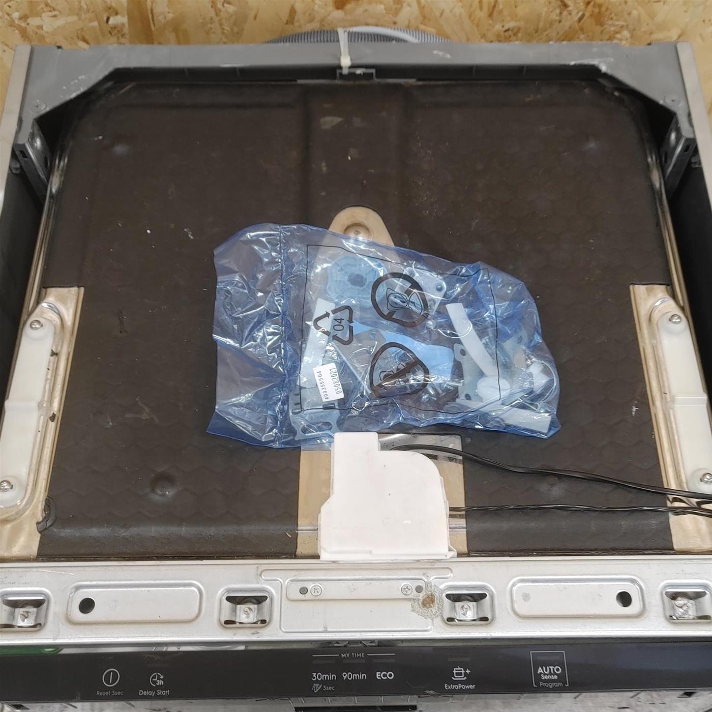 Lavastoviglie Electrolux EEM28200L A scomparsa totale 13 coperti E