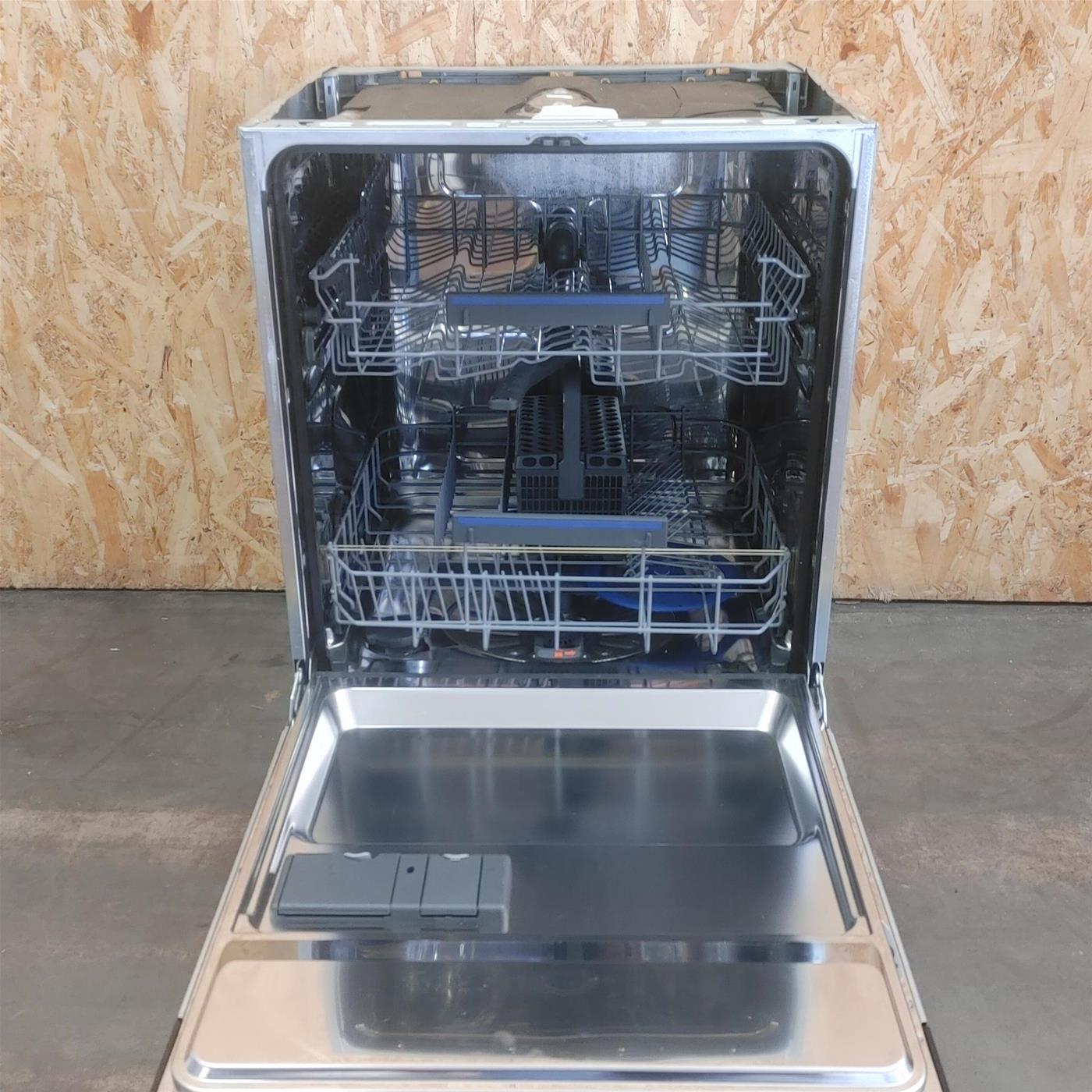 Lavastoviglie Electrolux EES47320L	a scomparsa totale 13 coperti