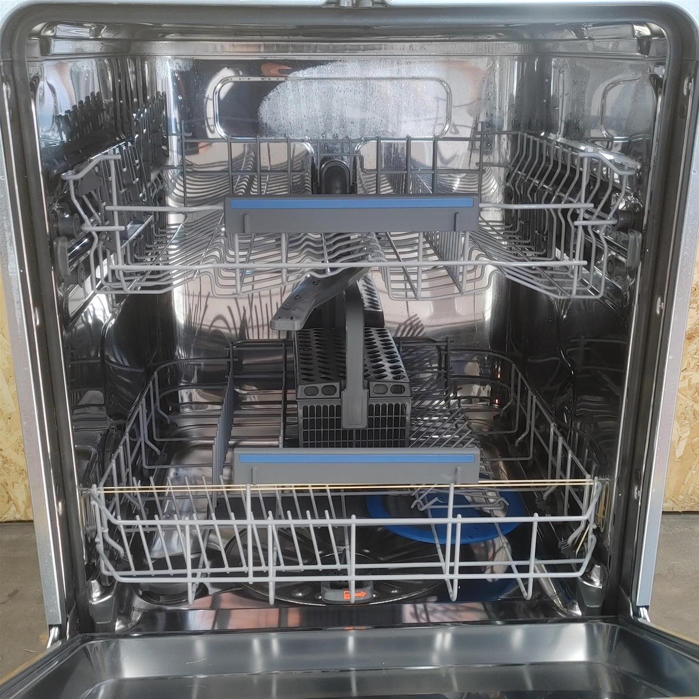 Lavastoviglie Electrolux EES47320L	a scomparsa totale 13 coperti