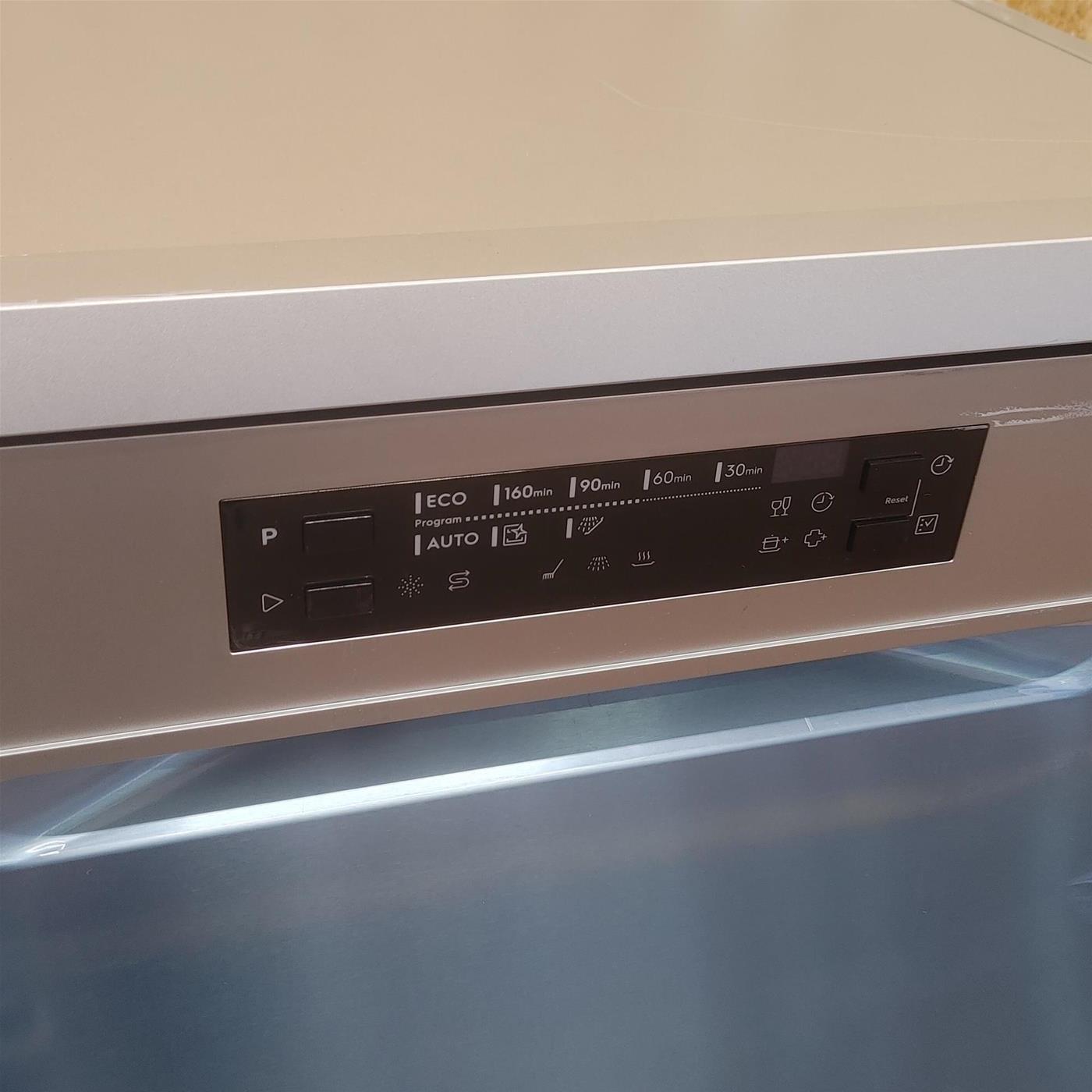 Lavastoviglie Electrolux Serie 600 ESM48400SX SatelliteClean® Libera installazione 14 coperti