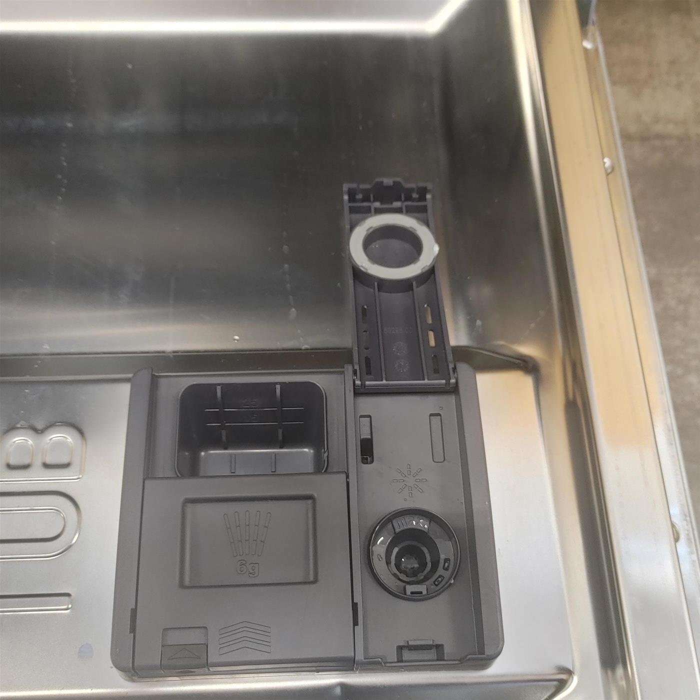Lavastoviglie intelligente Haier SXI 6B0S3FSBV A scomparsa totale 16 coperti