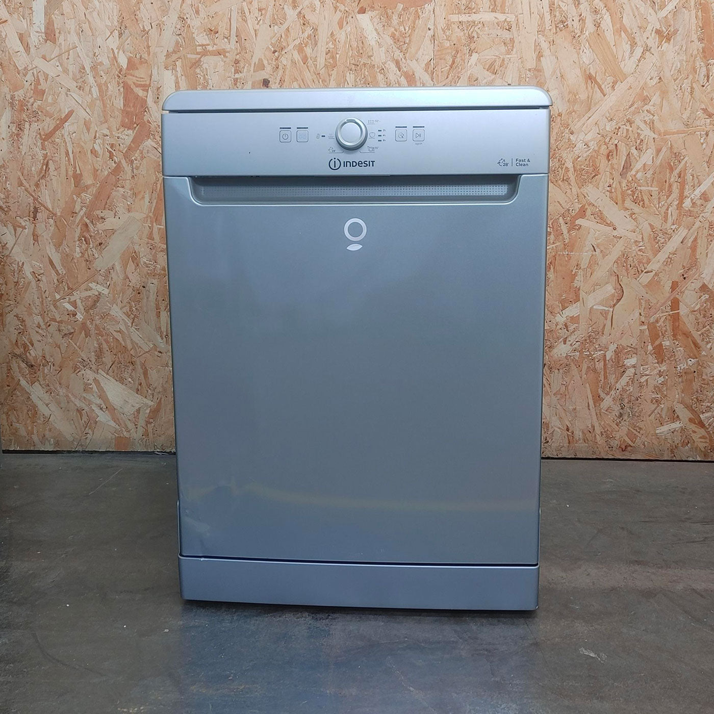 Lavastoviglie Indesit D2FHK26 a libera installazione