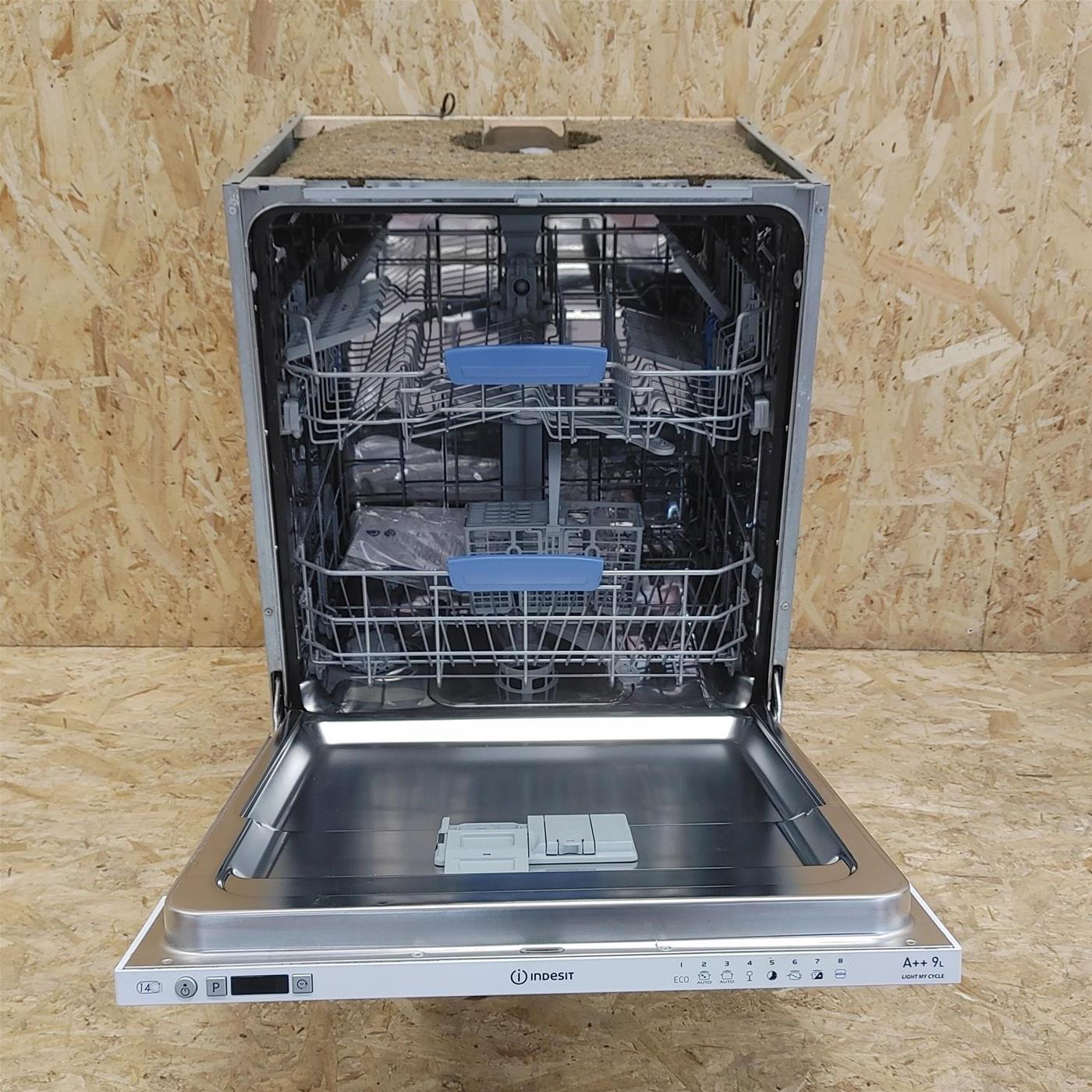 Indesit DIFP 48T9 AL EU lavastoviglie A scomparsa totale 14 coperti