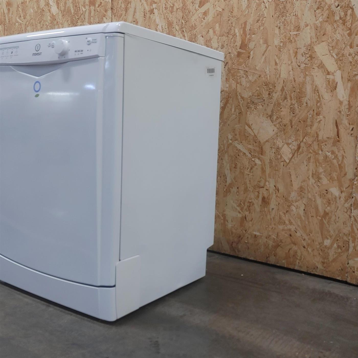 Indesit DFG 15B1 IT Lavastoviglie Libera installazione 13 coperti