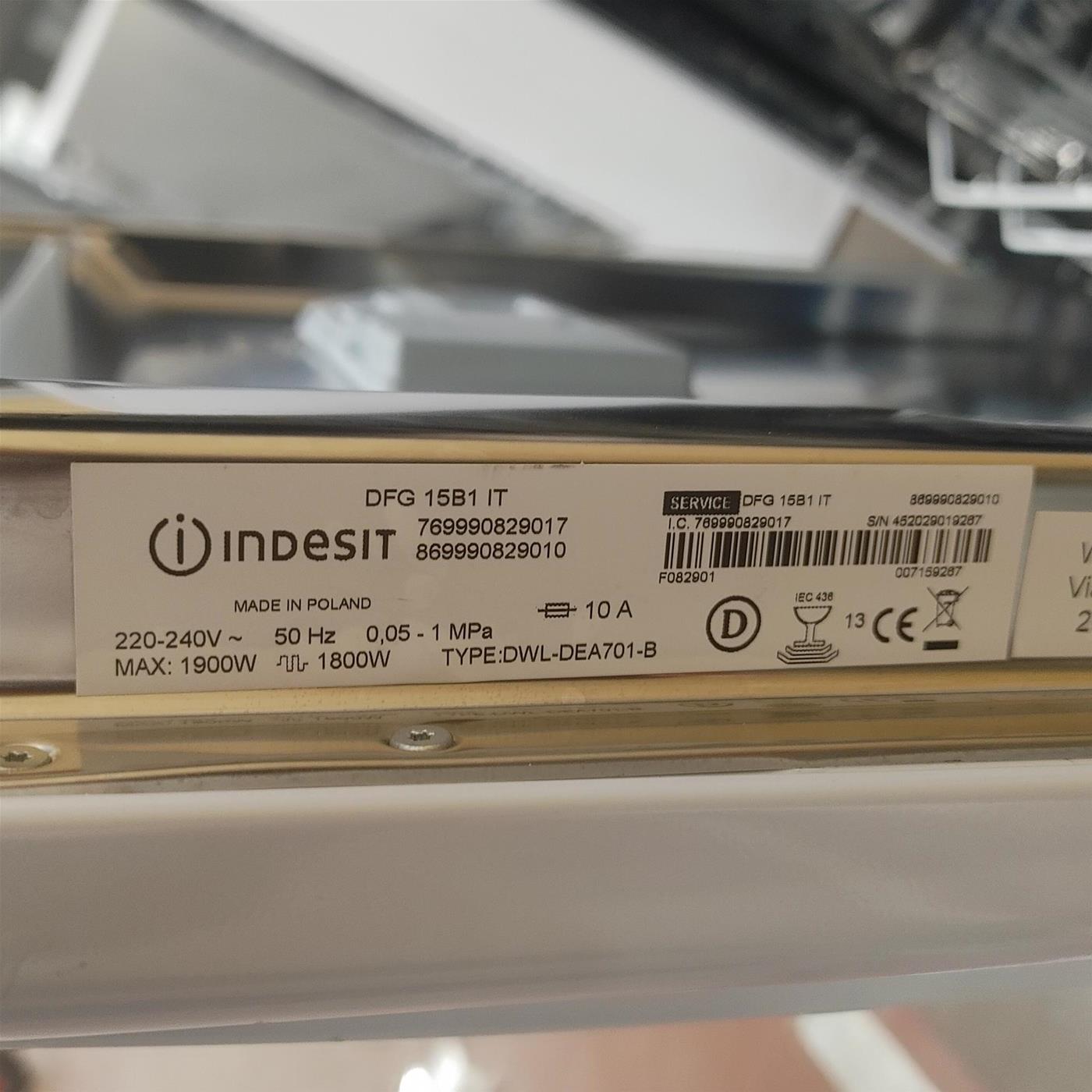 Indesit DFG 15B1 IT Lavastoviglie Libera installazione 13 coperti