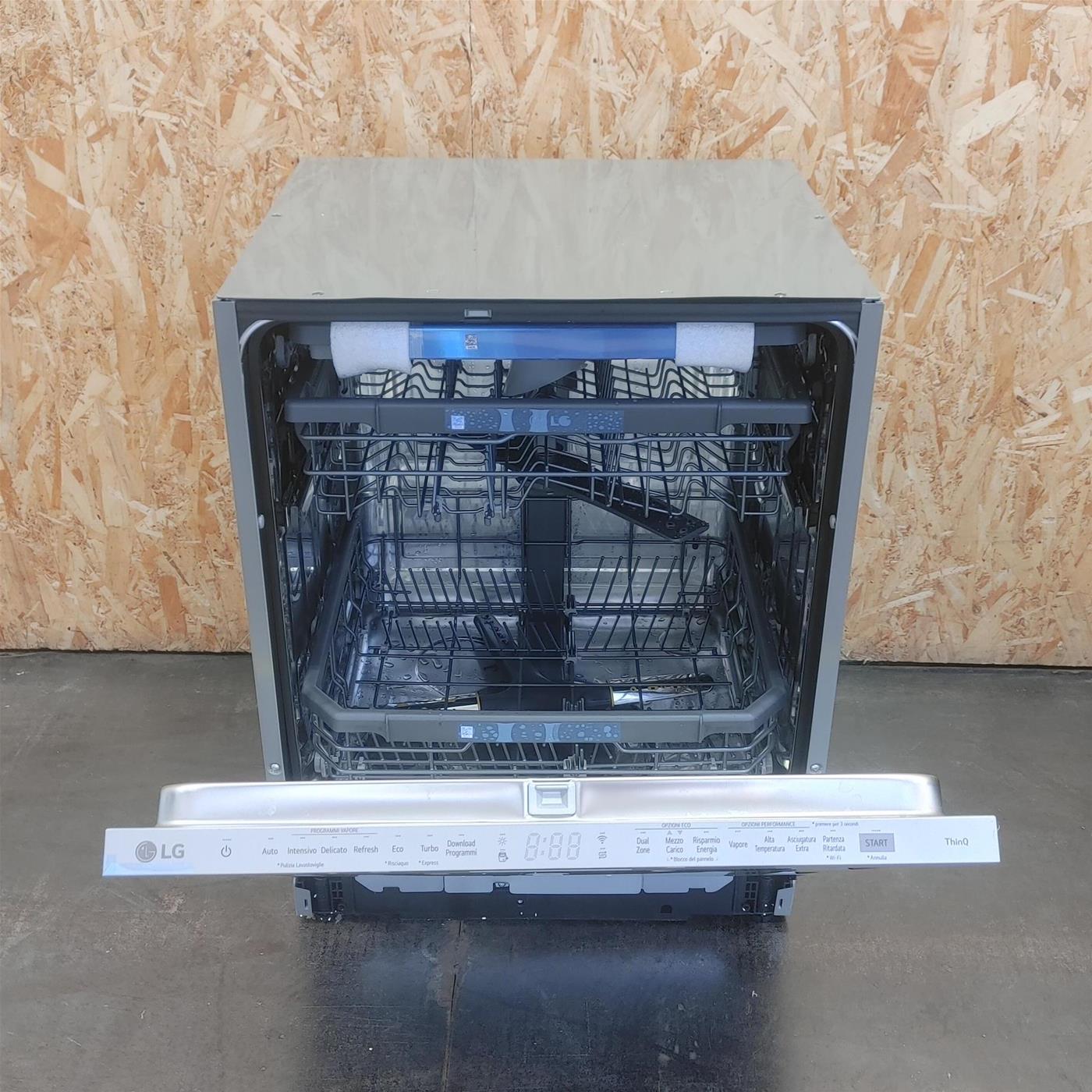 LG QuadWash DB365TXS Lavastoviglie a scomparsa totale Classe B 14 coperti Vapore Wi-Fi