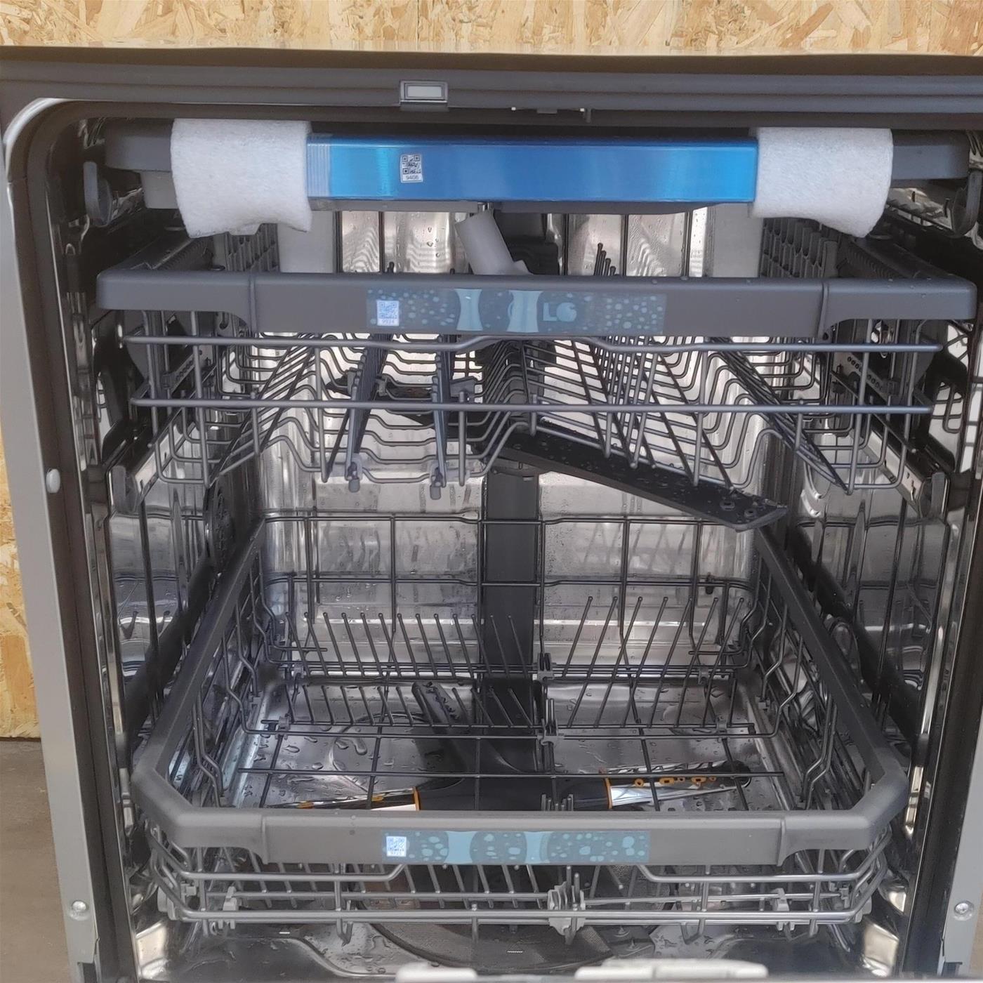 LG QuadWash DB365TXS Lavastoviglie a scomparsa totale Classe B 14 coperti Vapore Wi-Fi