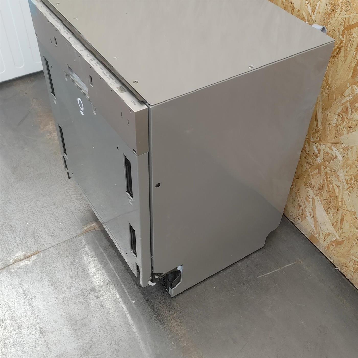 Lavastoviglie LG QuadWash DB365TXS a scomparsa totale 14 coperti Vapore Wi-Fi