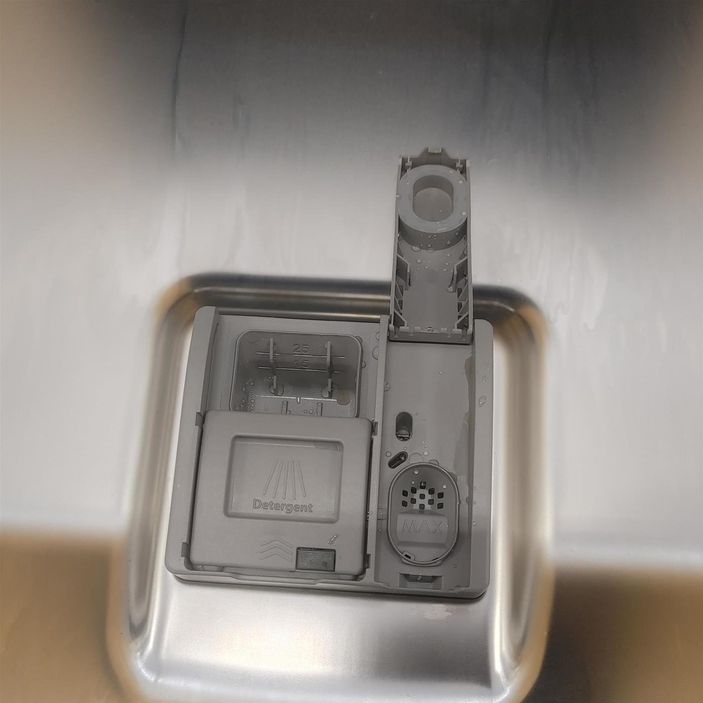 Lavastoviglie LG DB475TXS A scomparsa totale 14 coperti