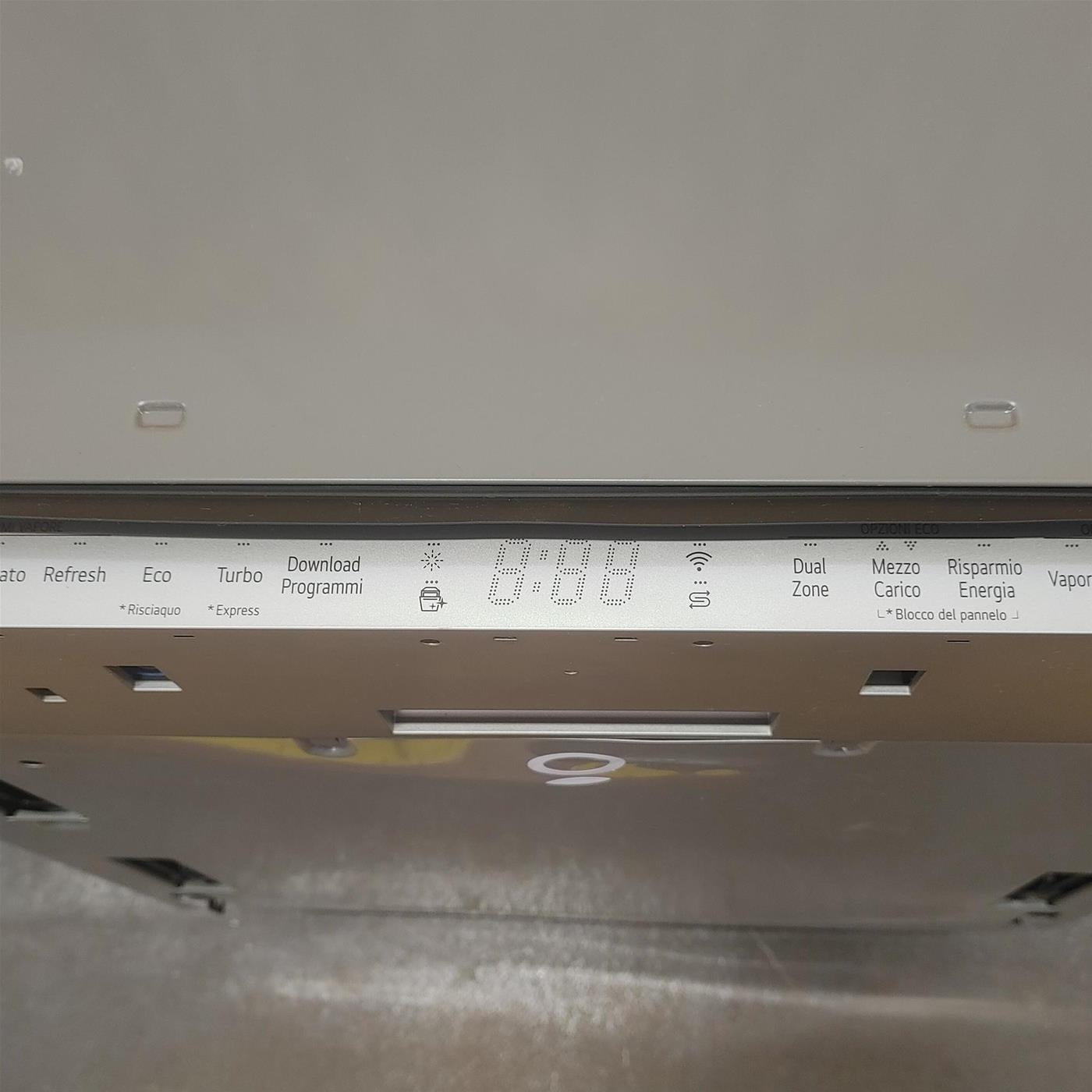 Lavastoviglie LG DB475TXS A scomparsa totale 14 coperti