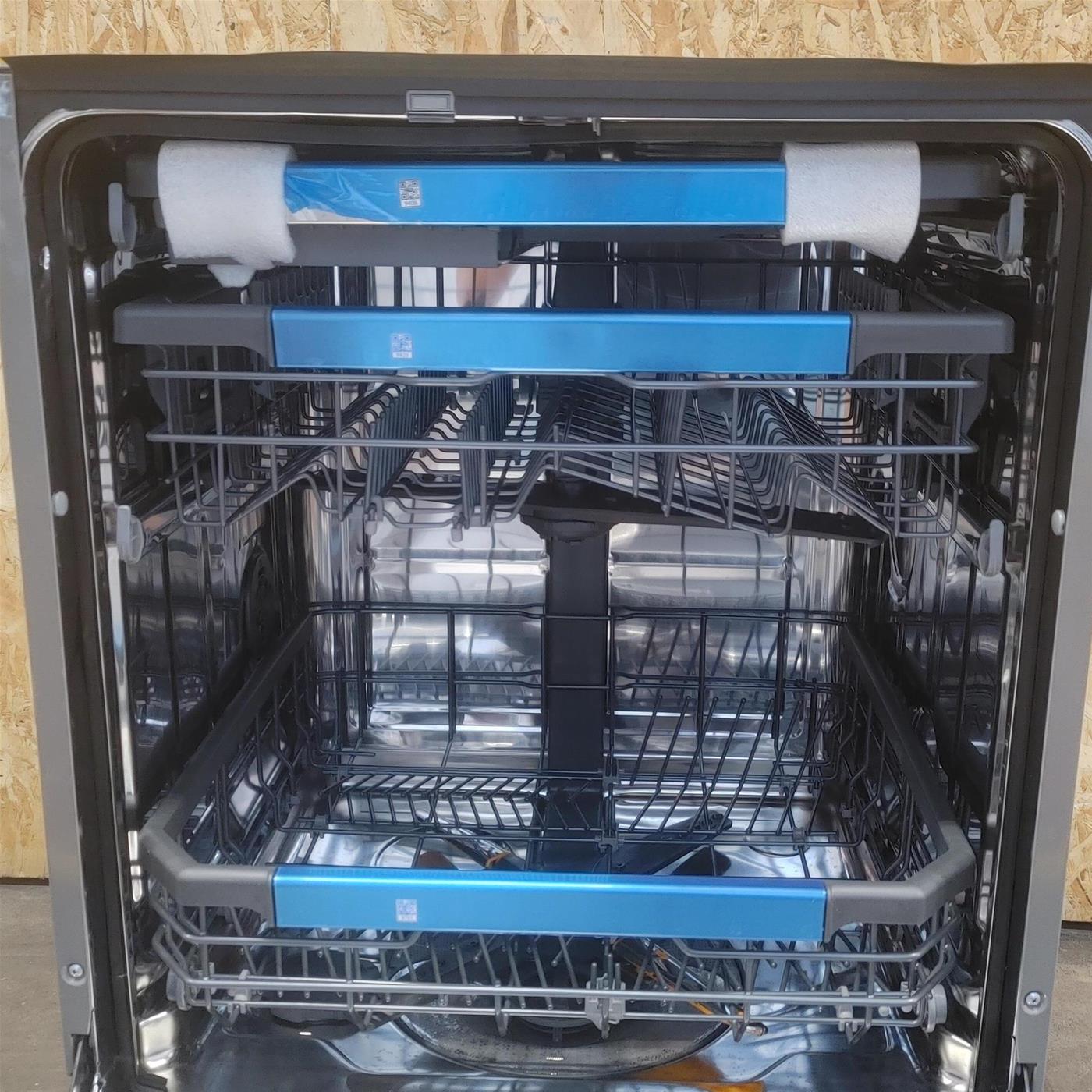 Lavastoviglie LG QuadWash DB475TXS a scomparsa totale 14 coperti Vapore Wi-Fi