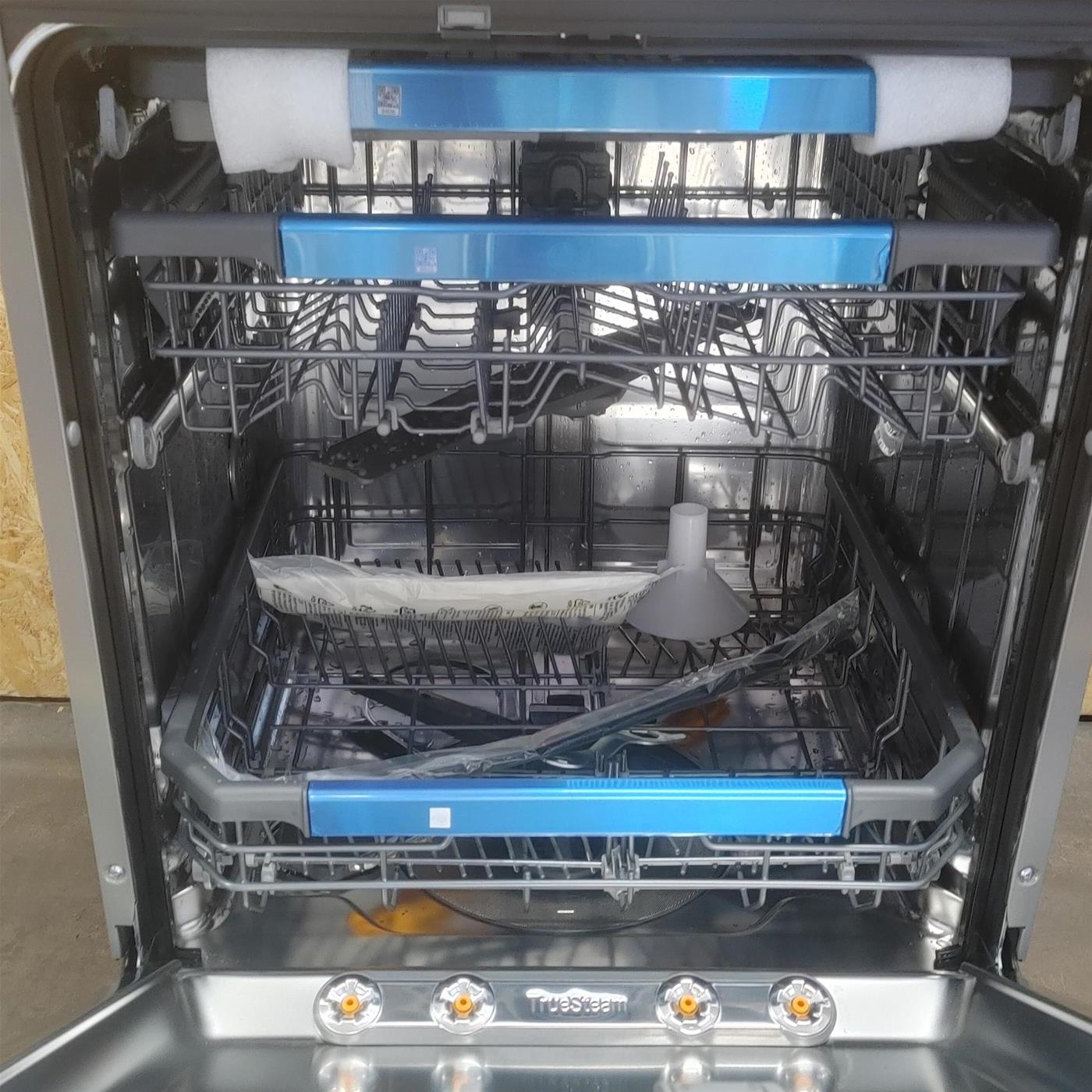 Lavastoviglie LG QuadWash DB475TXS a scomparsa totale 14 coperti Vapore Wi-Fi