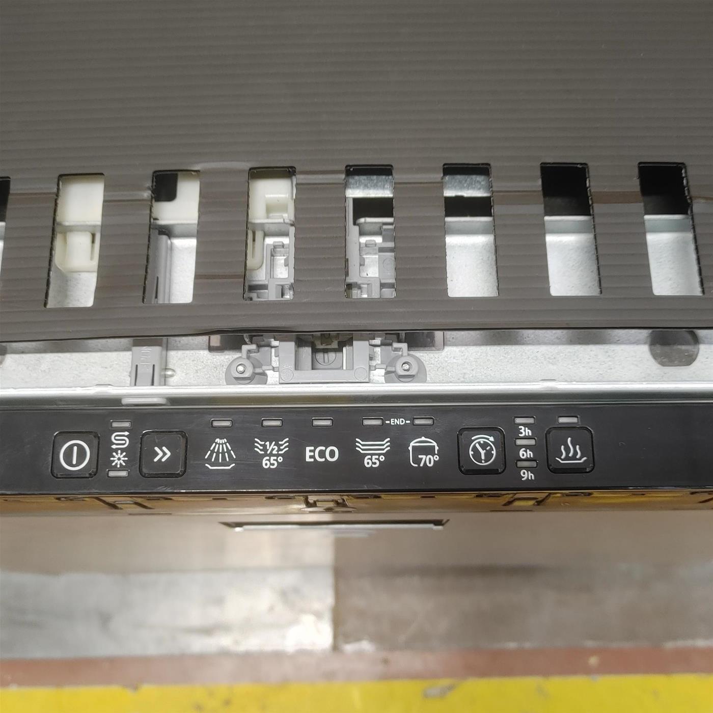 Lavastoviglie Smeg ST211DS da incasso 13 coperti