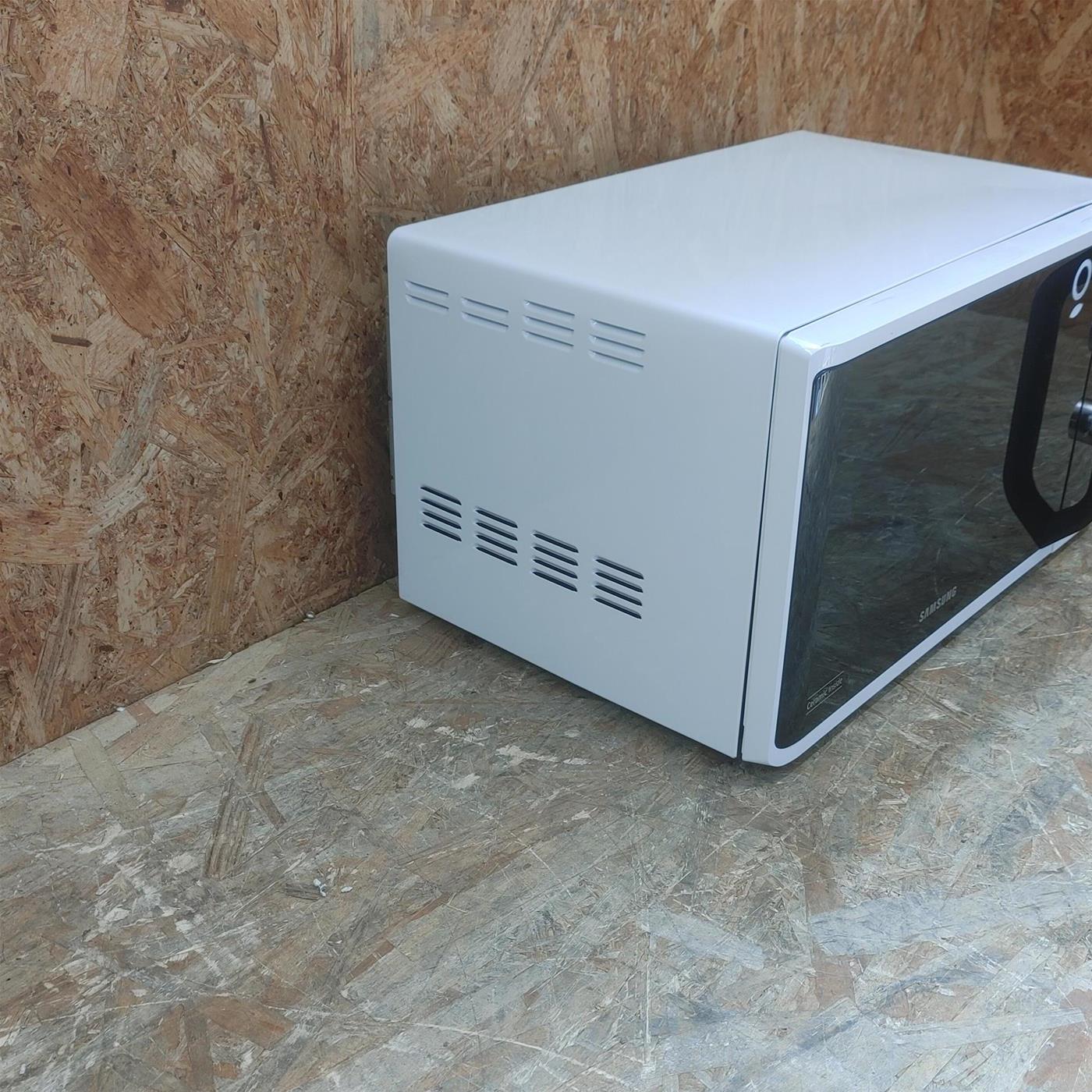 Microonde Samsung MG23K3614AW Con grill