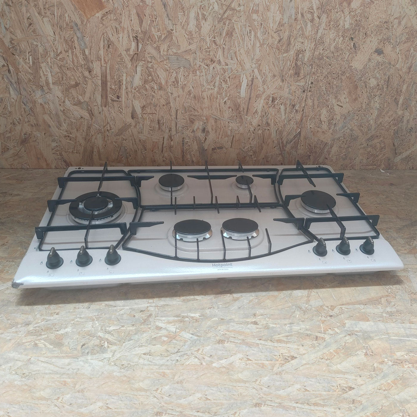 Piano Cottura da Incasso a Gas 90 cm 6 Fuochi Avena Griglie Smaltate Ariston Hotpoint Serie Tradizione PHN 960MST (AV) R/HA - PHN960MSTAVRHA