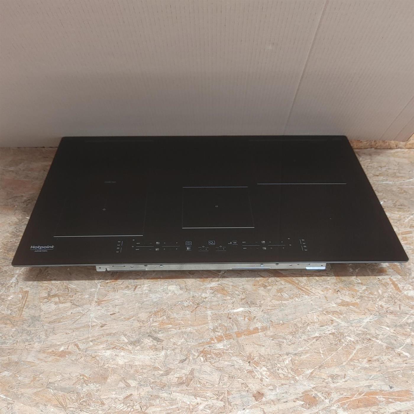 Piano cottura Hotpoint Ariston HB0577BNE a induzione