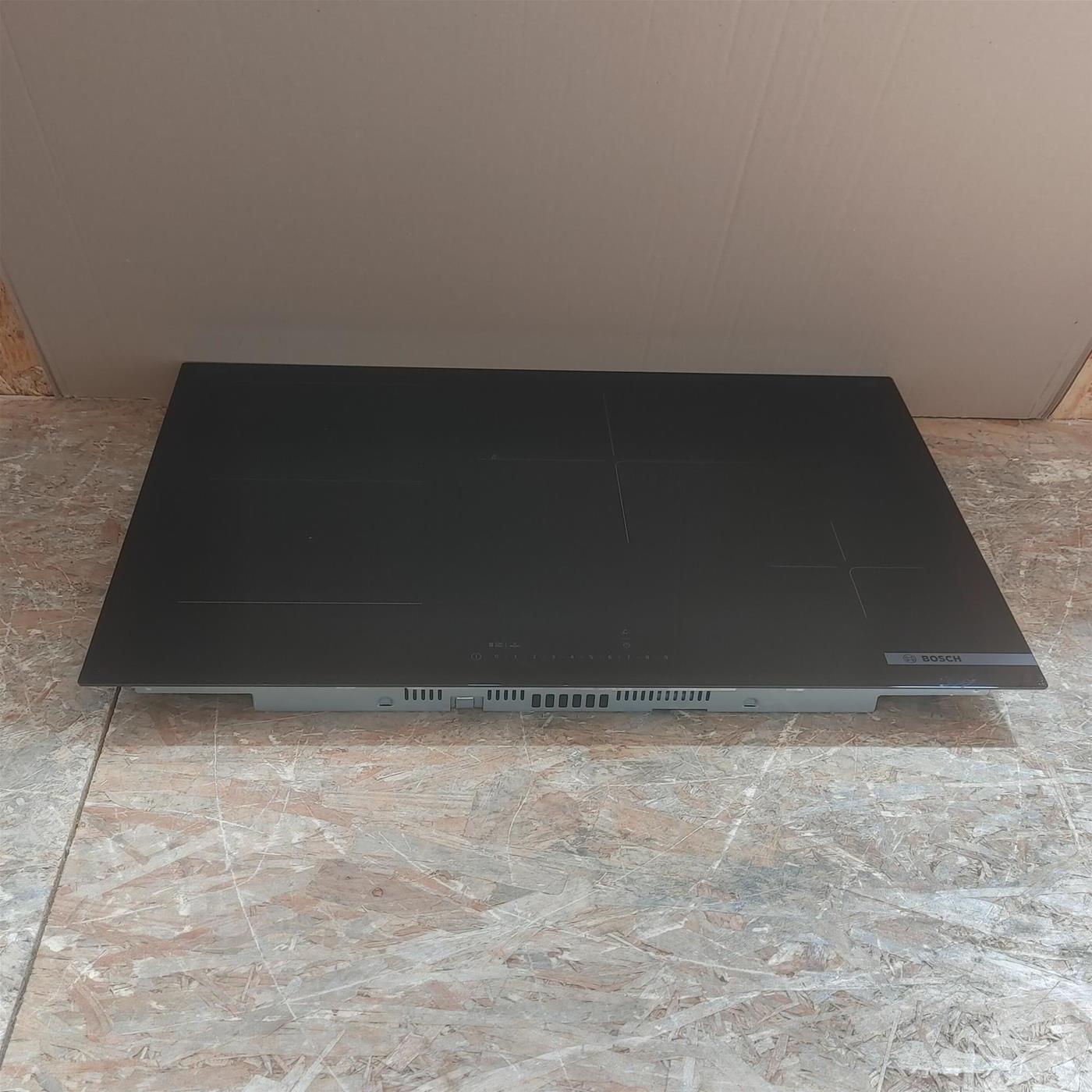 Piano cottura Bosch Serie 6 PVS83KHC1Z a induzione CombInduction 80 cm