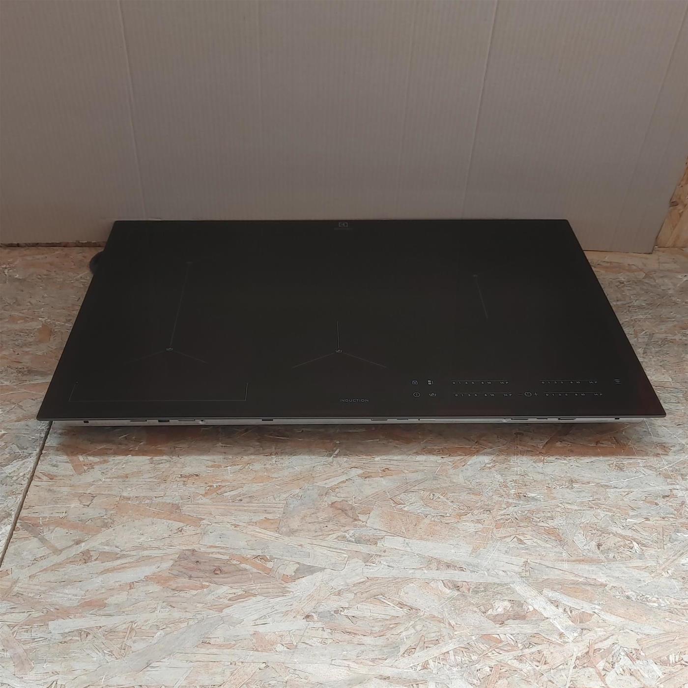 Piano cottura Electrolux EIS82449C a induzione
