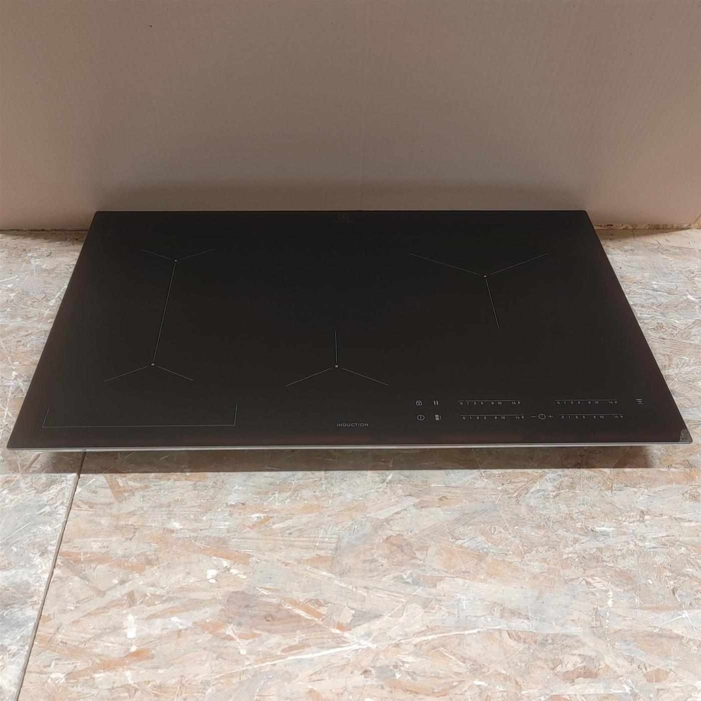 Piano cottura Electrolux LIL83443 Serie 600 Bridge Induzione